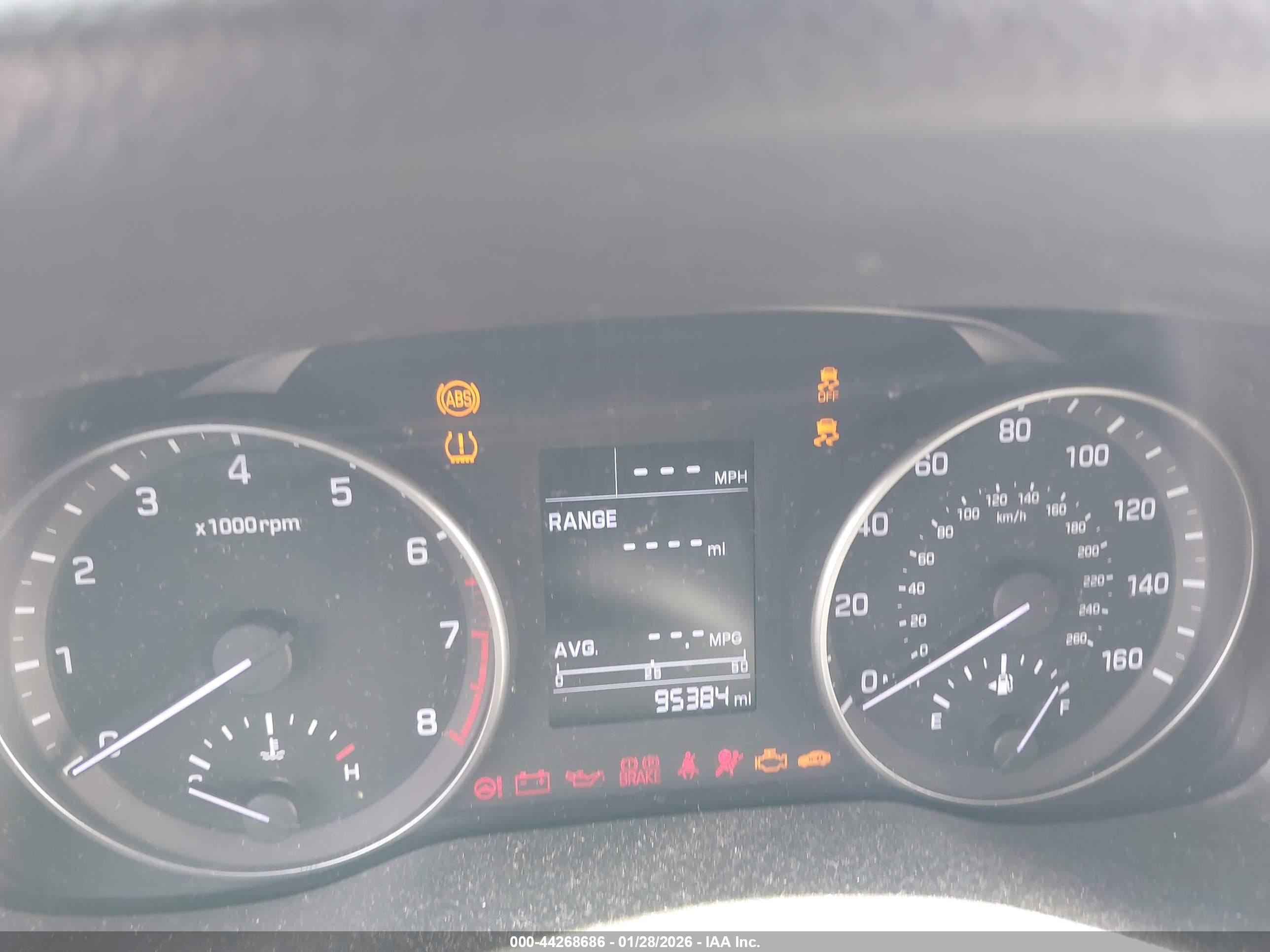 HYUNDAI ELANTRA image 7