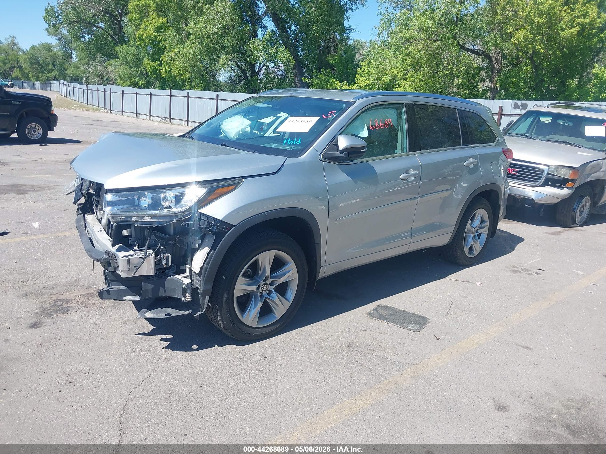 TOYOTA HIGHLANDER image 2