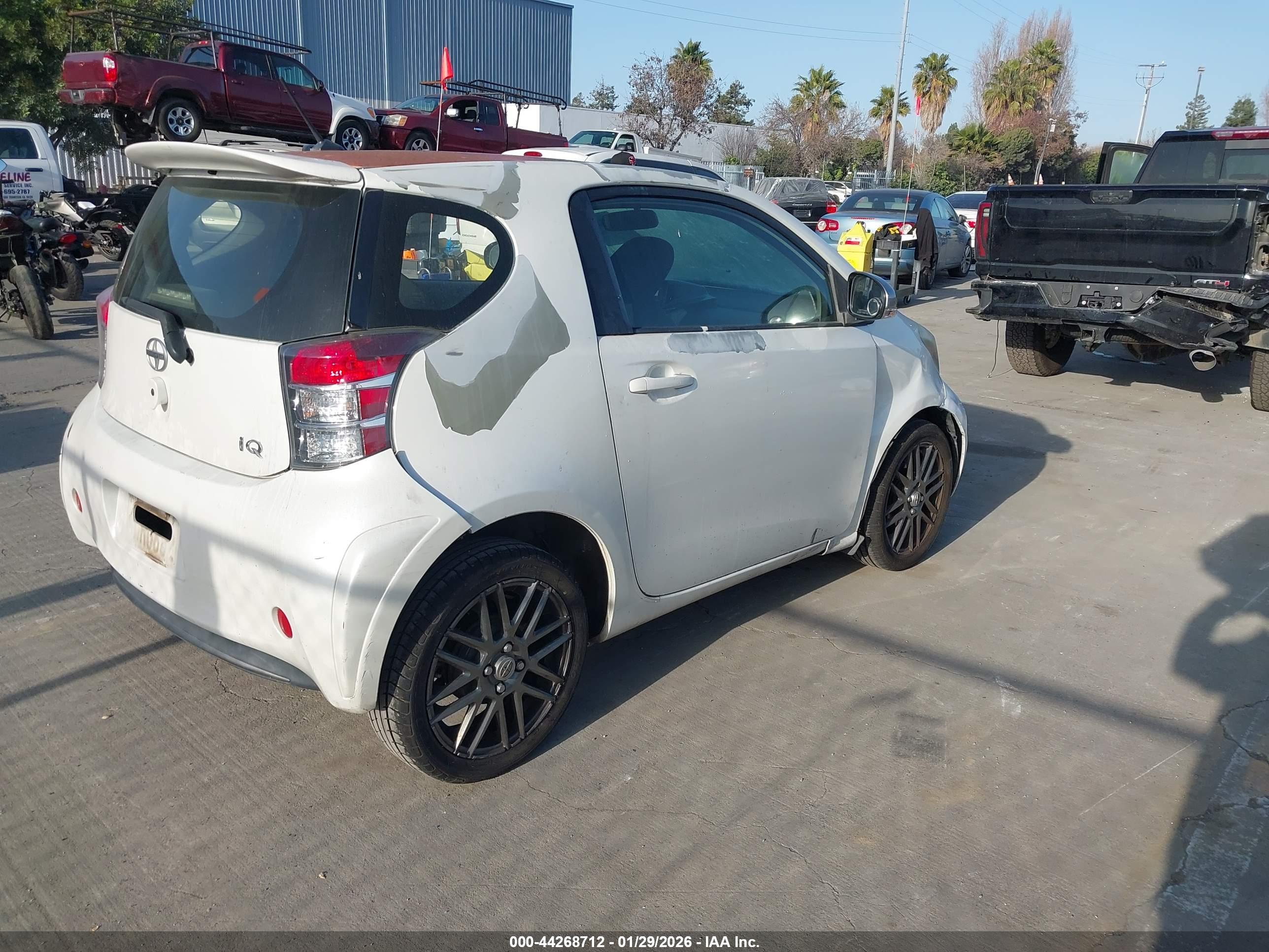 SCION IQ image 4