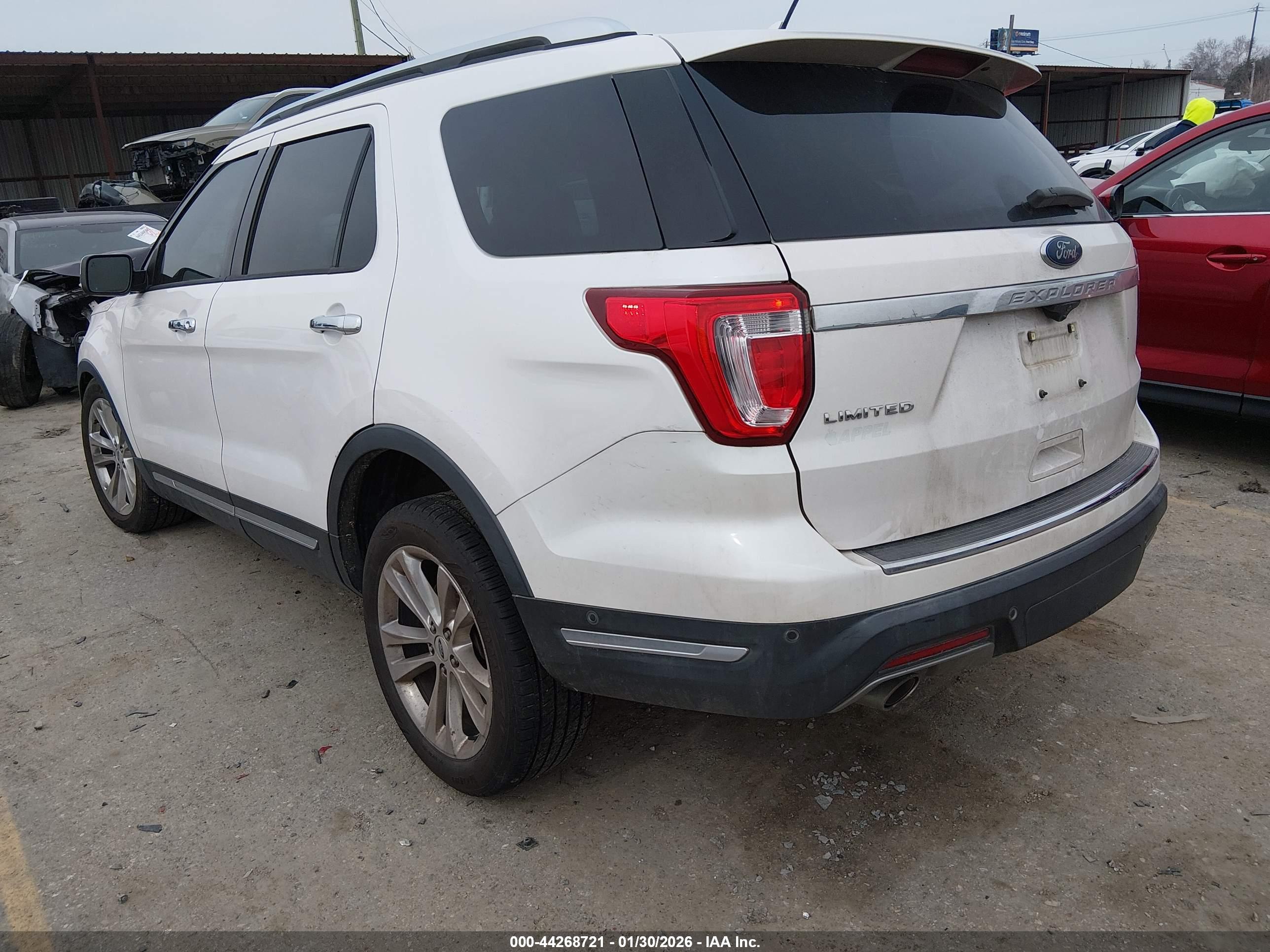 FORD EXPLORER image 3