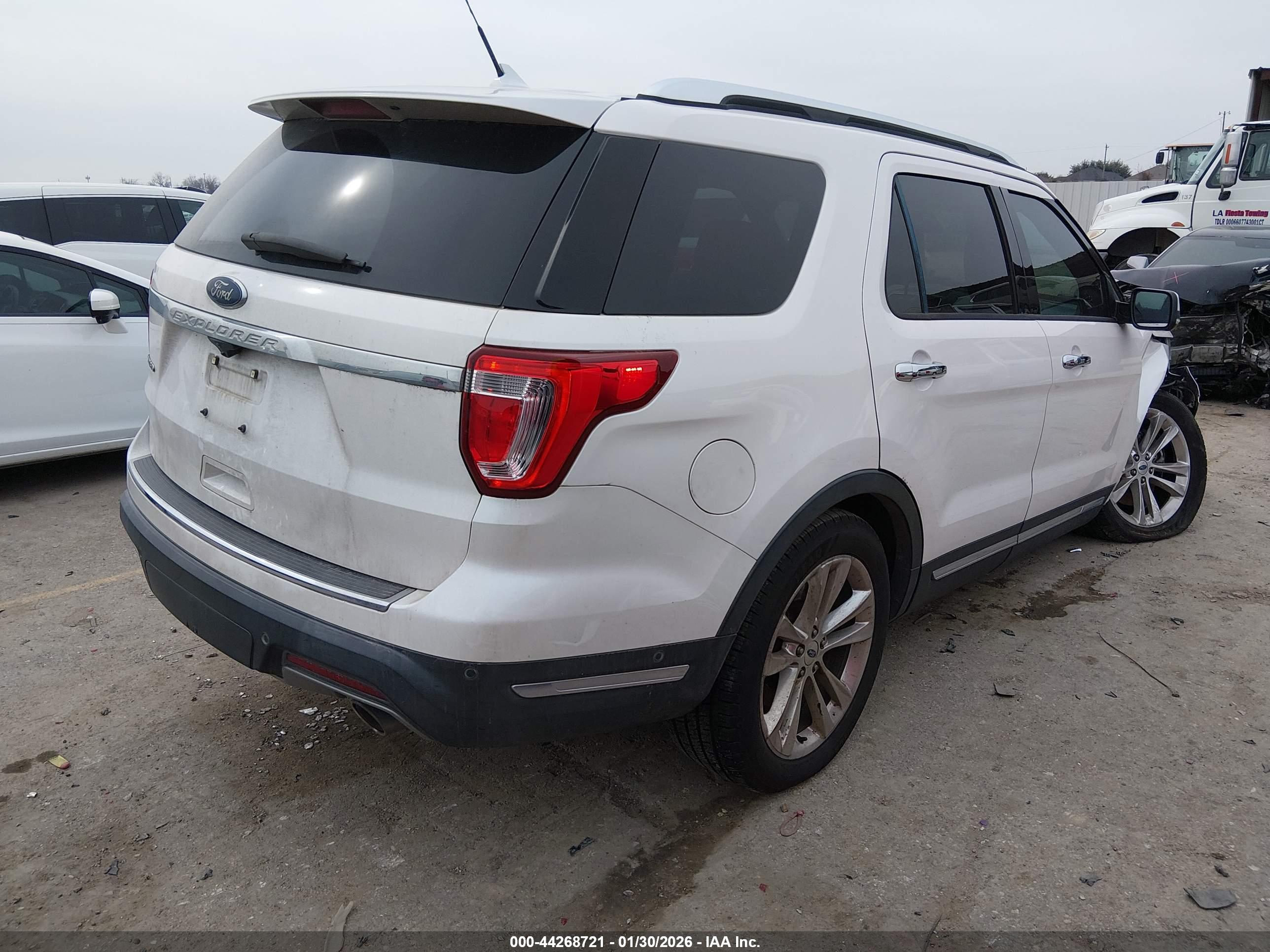 FORD EXPLORER image 4