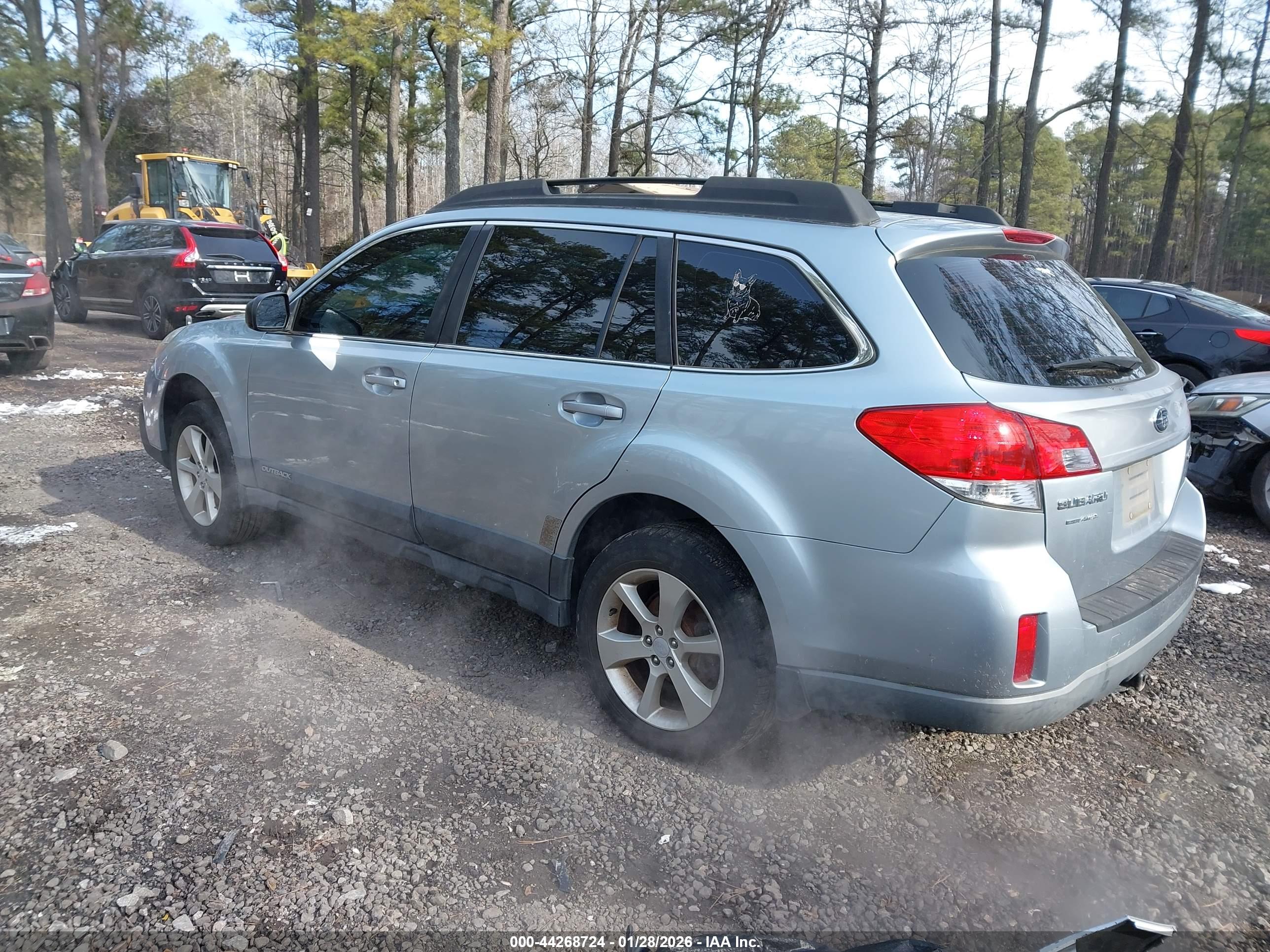SUBARU OUTBACK image 3