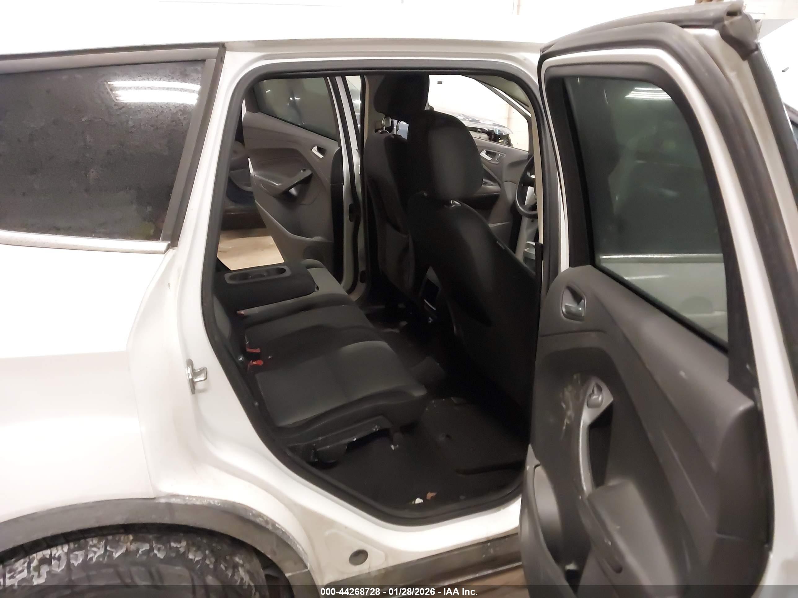 FORD ESCAPE image 8