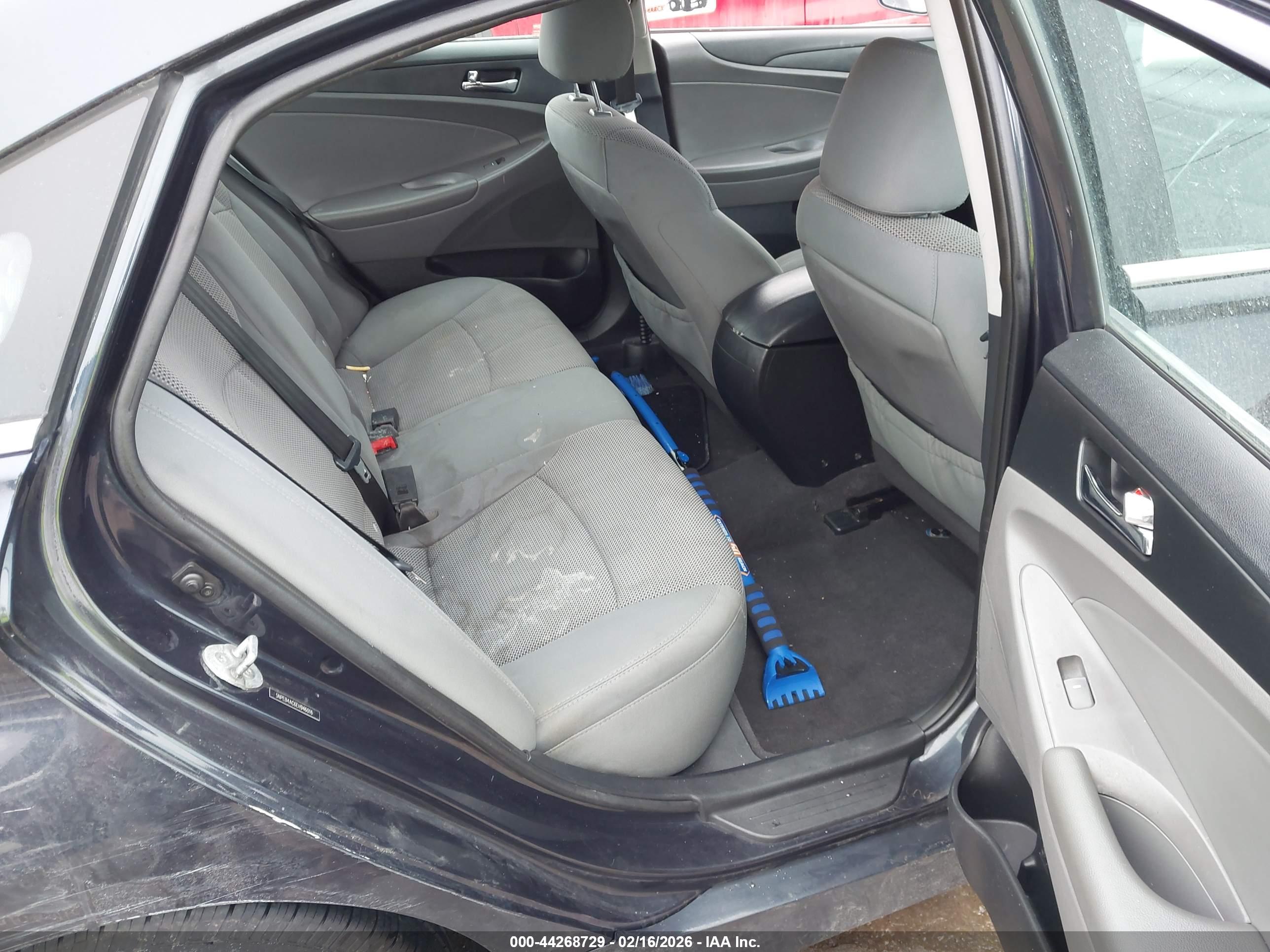 HYUNDAI SONATA image 8
