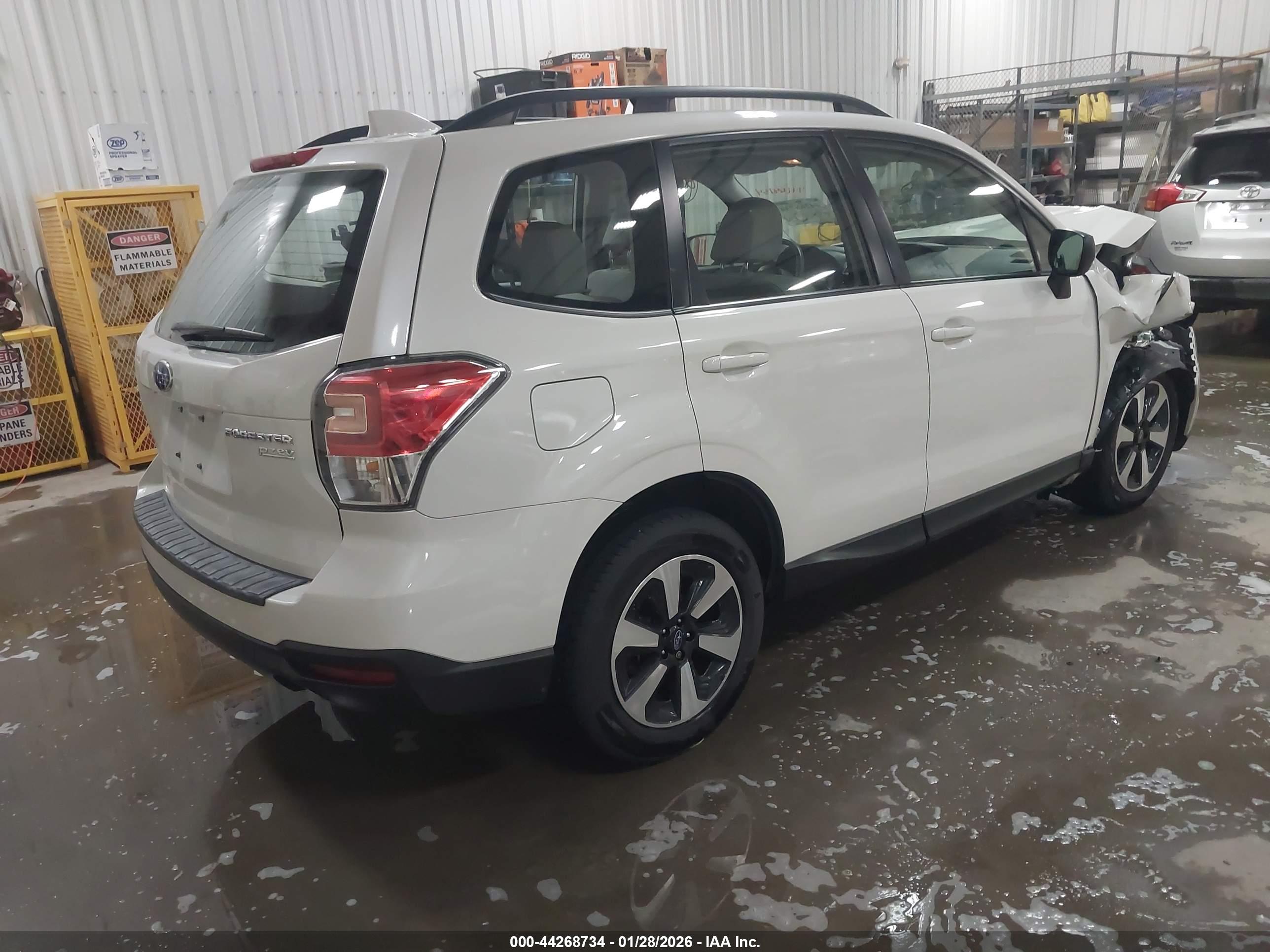SUBARU FORESTER image 4