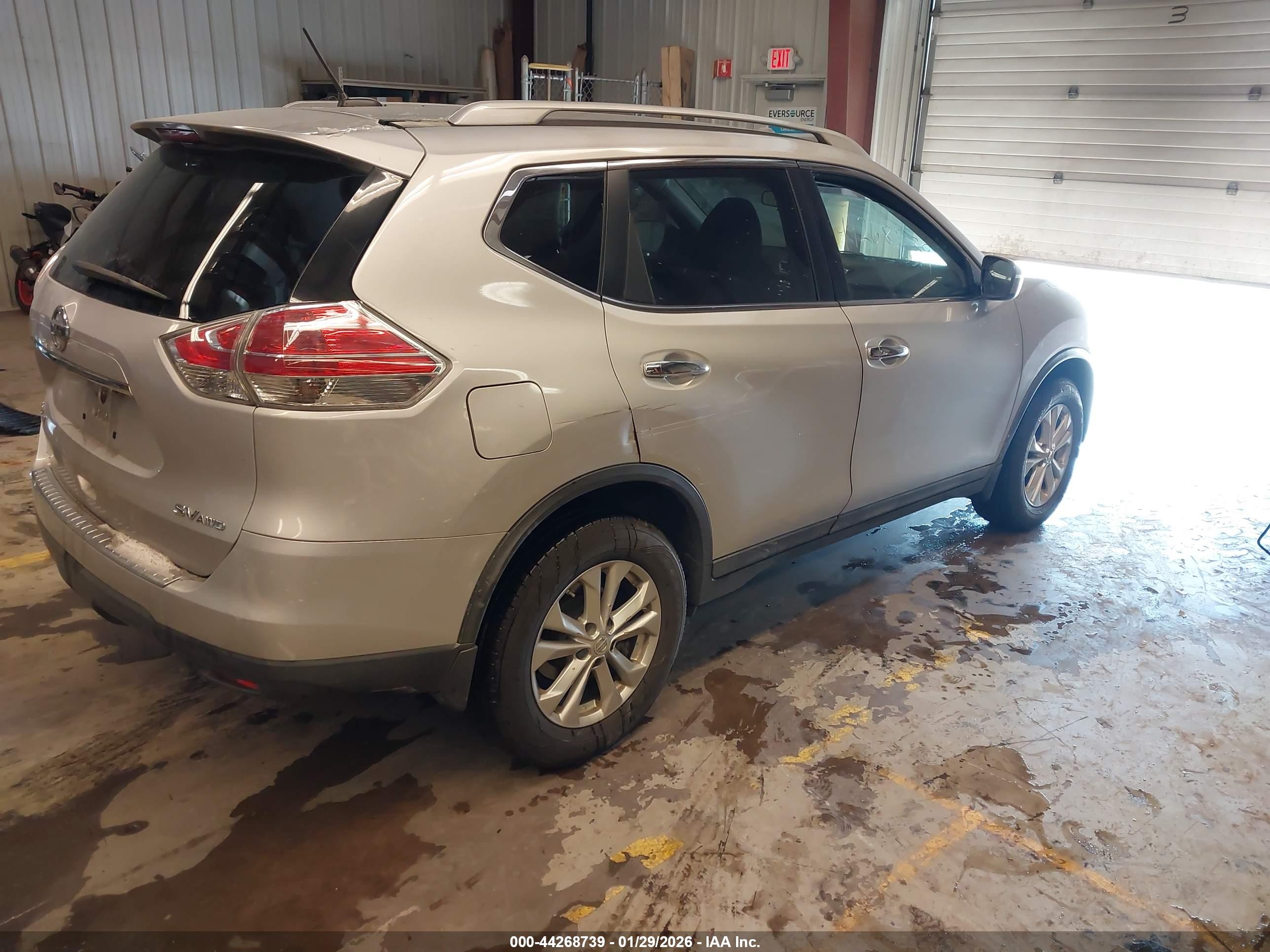 NISSAN ROGUE image 4