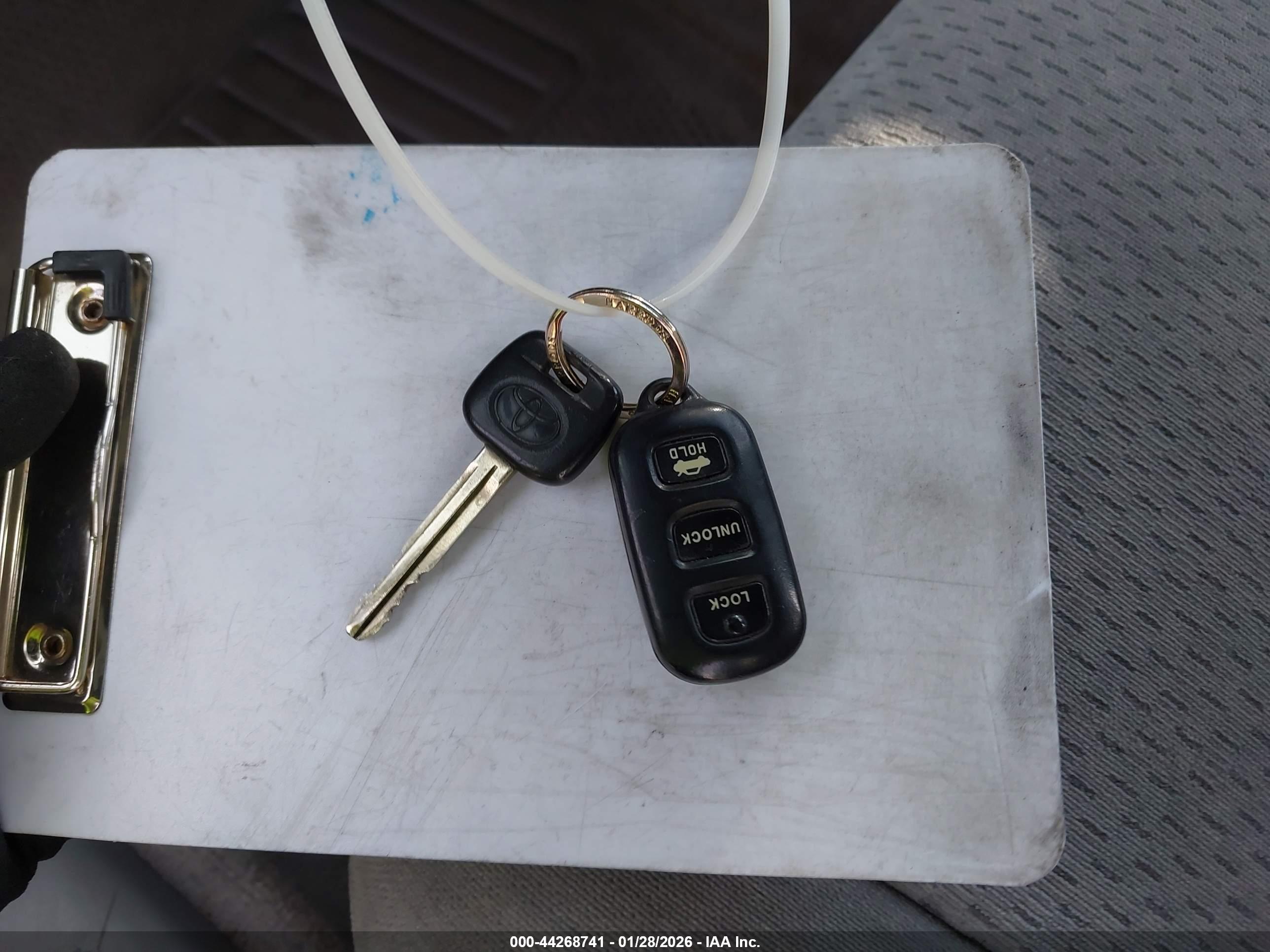 TOYOTA CAMRY image 11