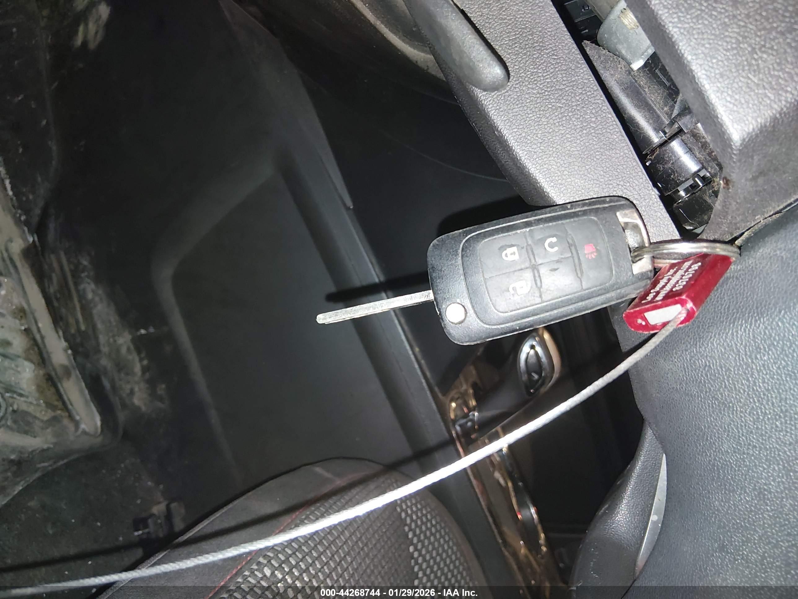 GMC TERRAIN image 11