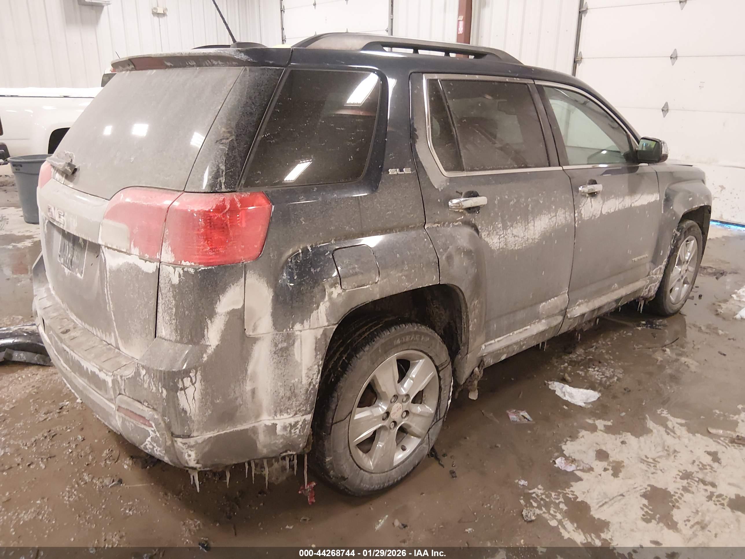 GMC TERRAIN image 4