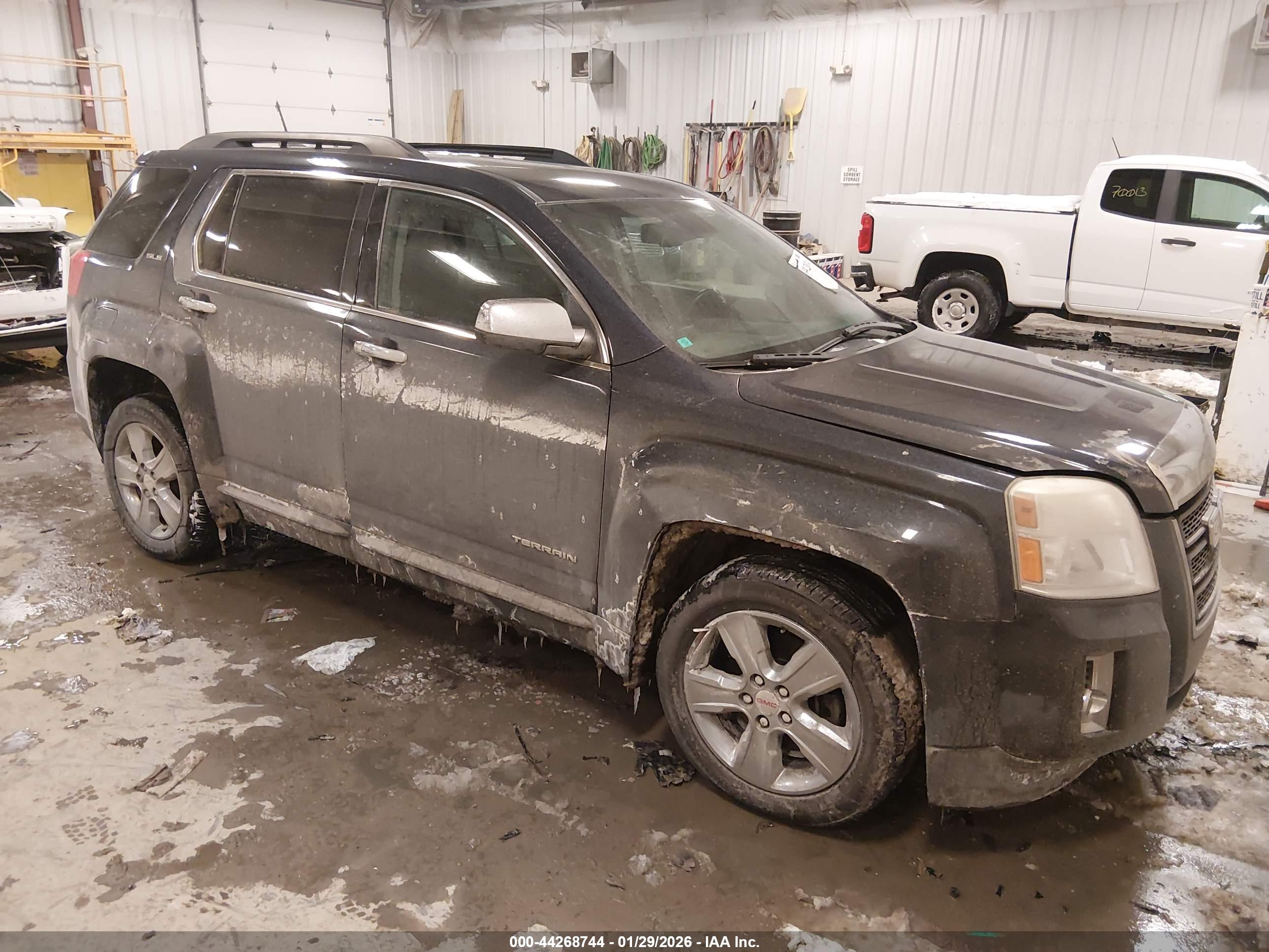 GMC TERRAIN image 6