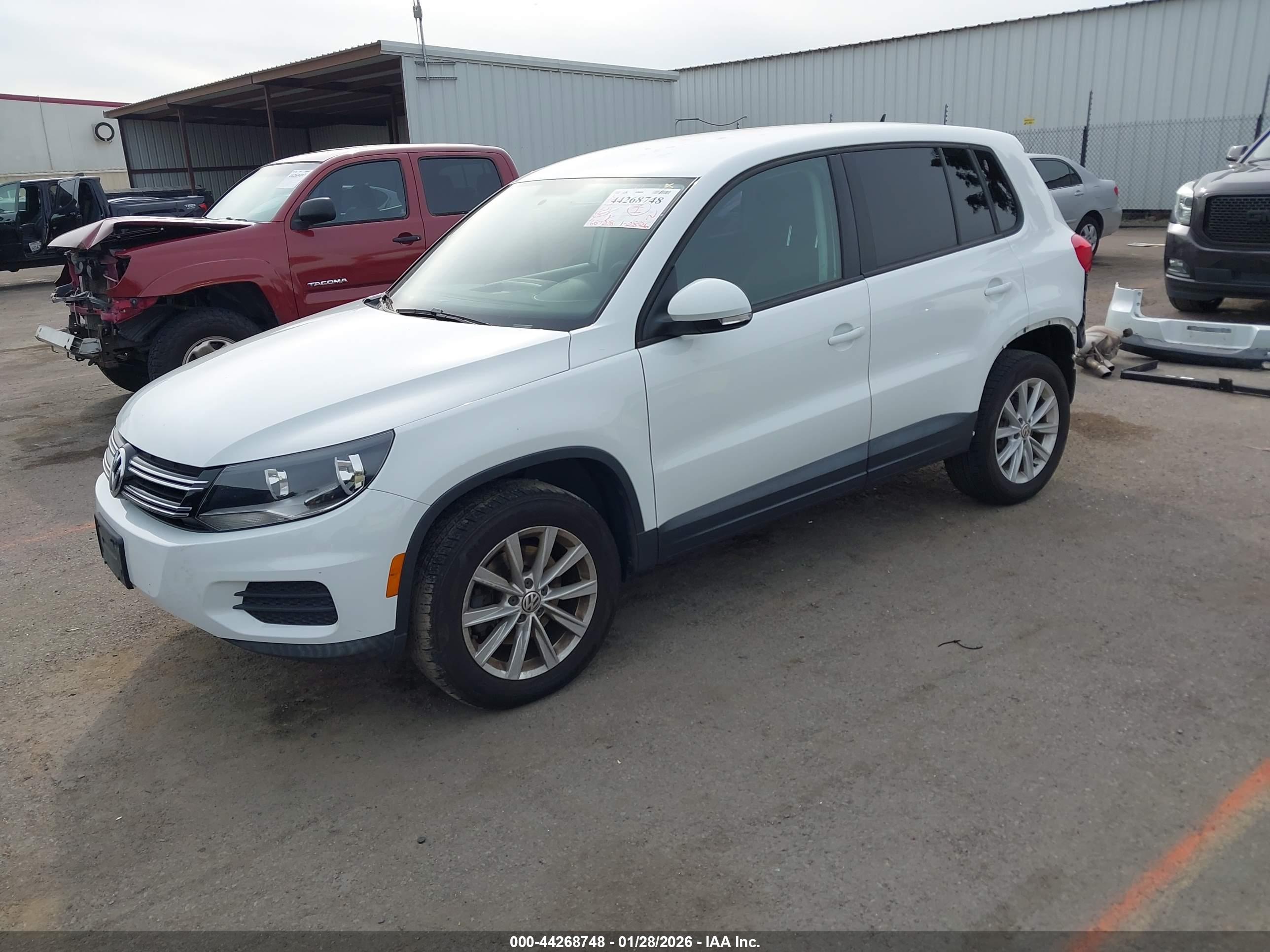 VOLKSWAGEN TIGUAN image 2