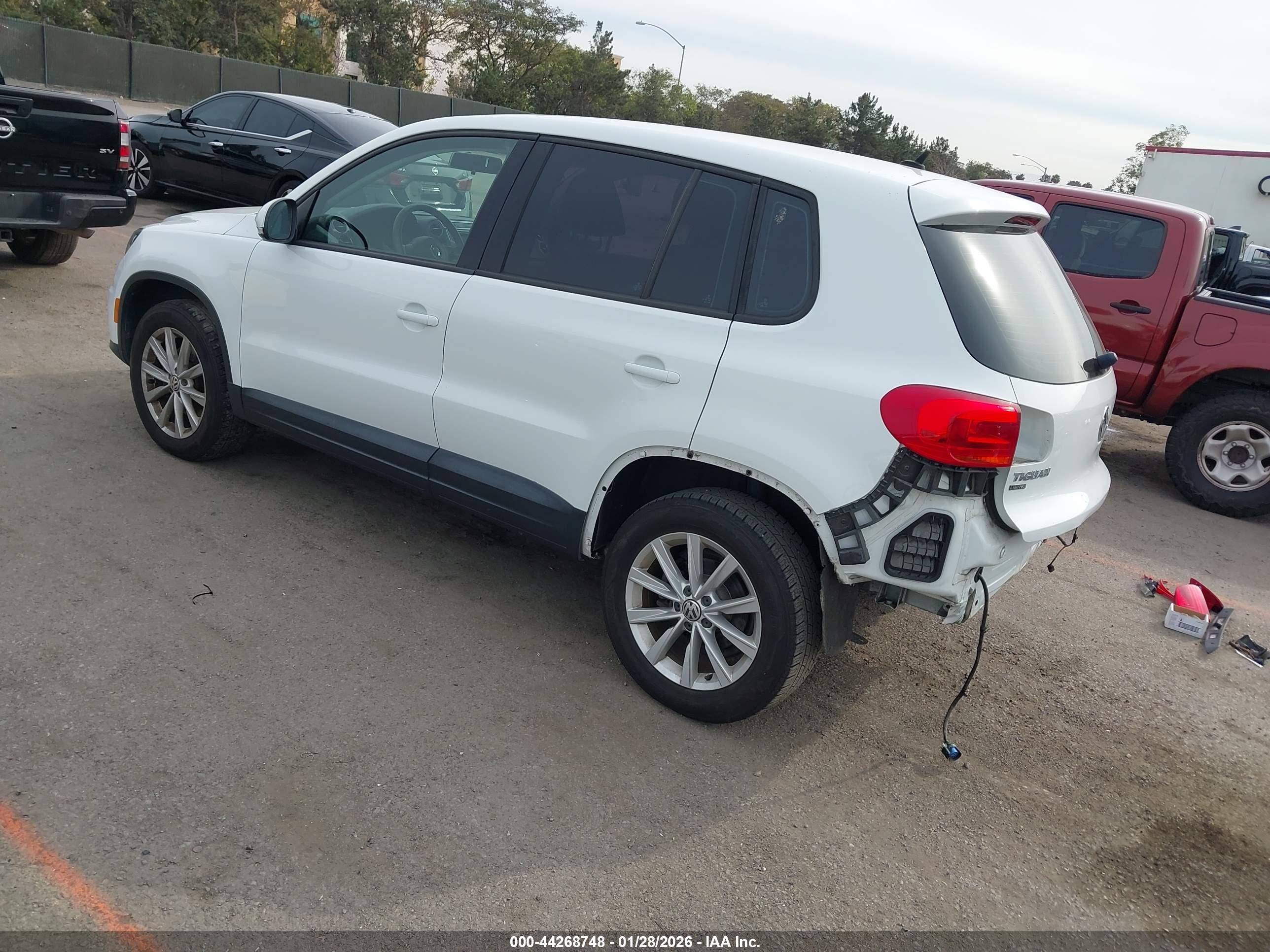 VOLKSWAGEN TIGUAN image 3