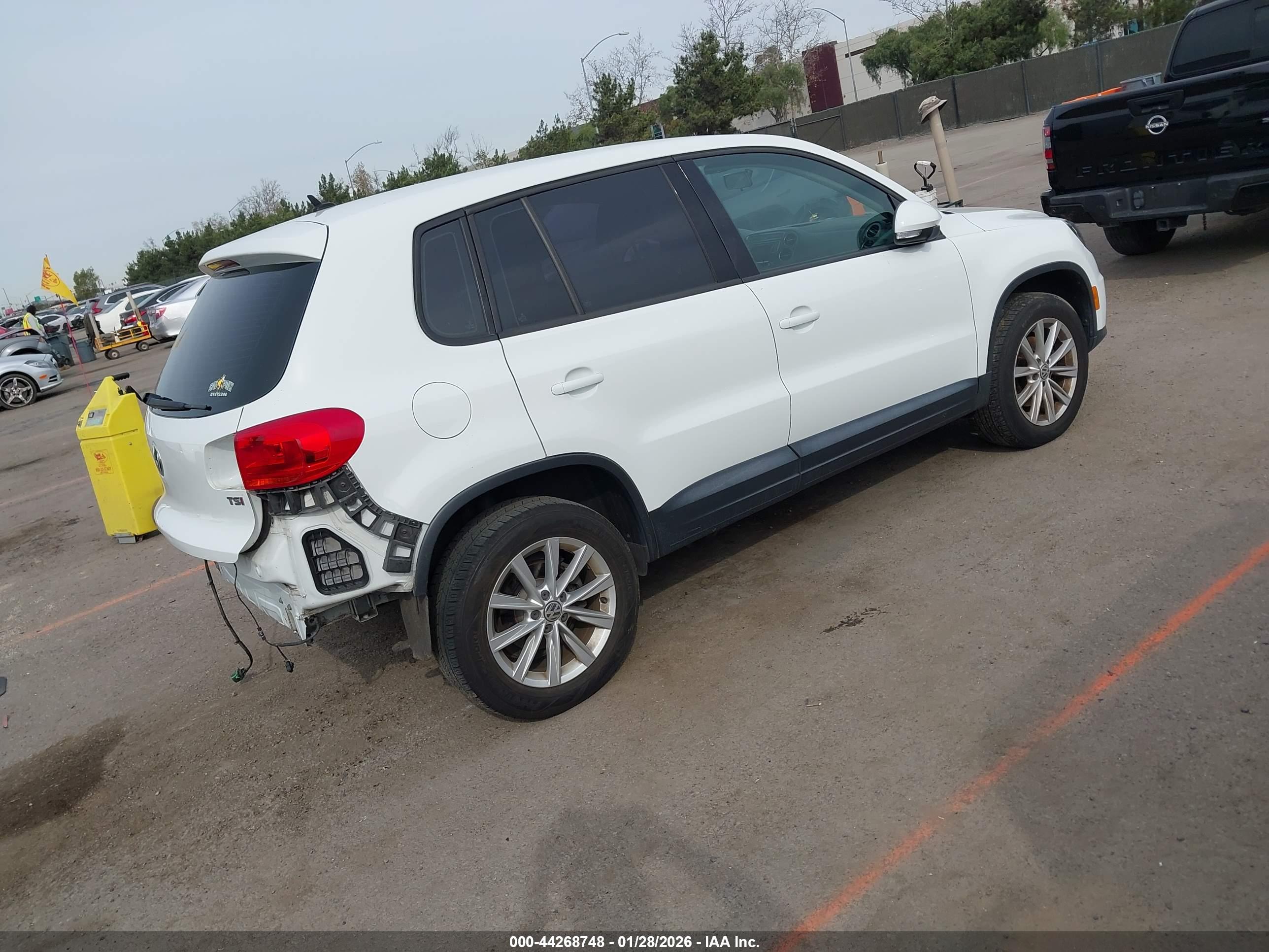 VOLKSWAGEN TIGUAN image 4