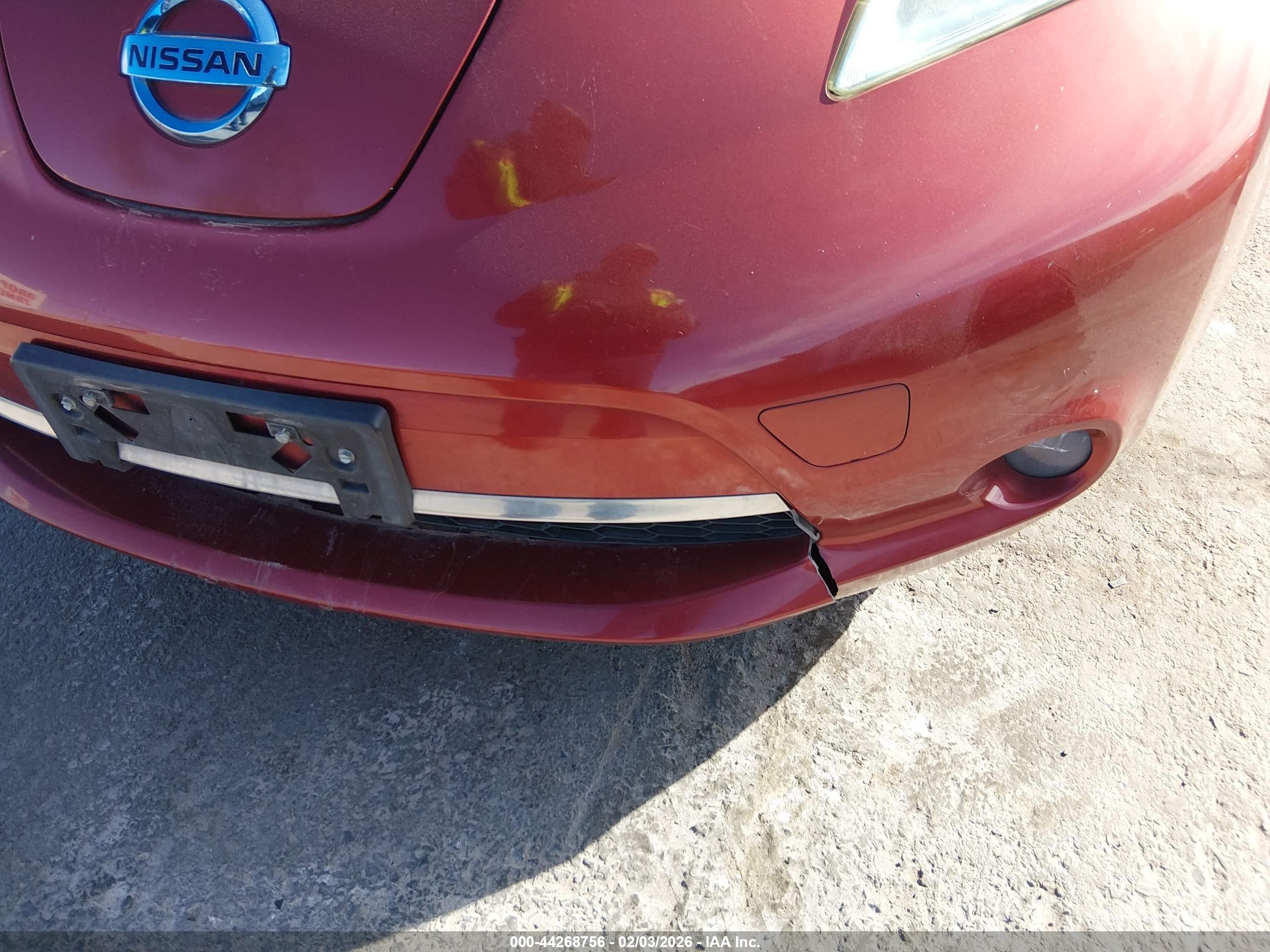 NISSAN LEAF image 6