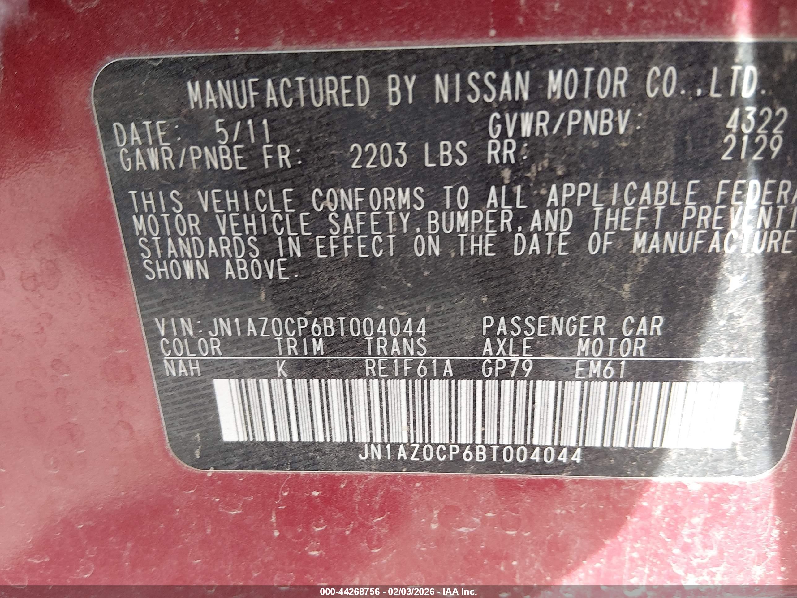 NISSAN LEAF image 9