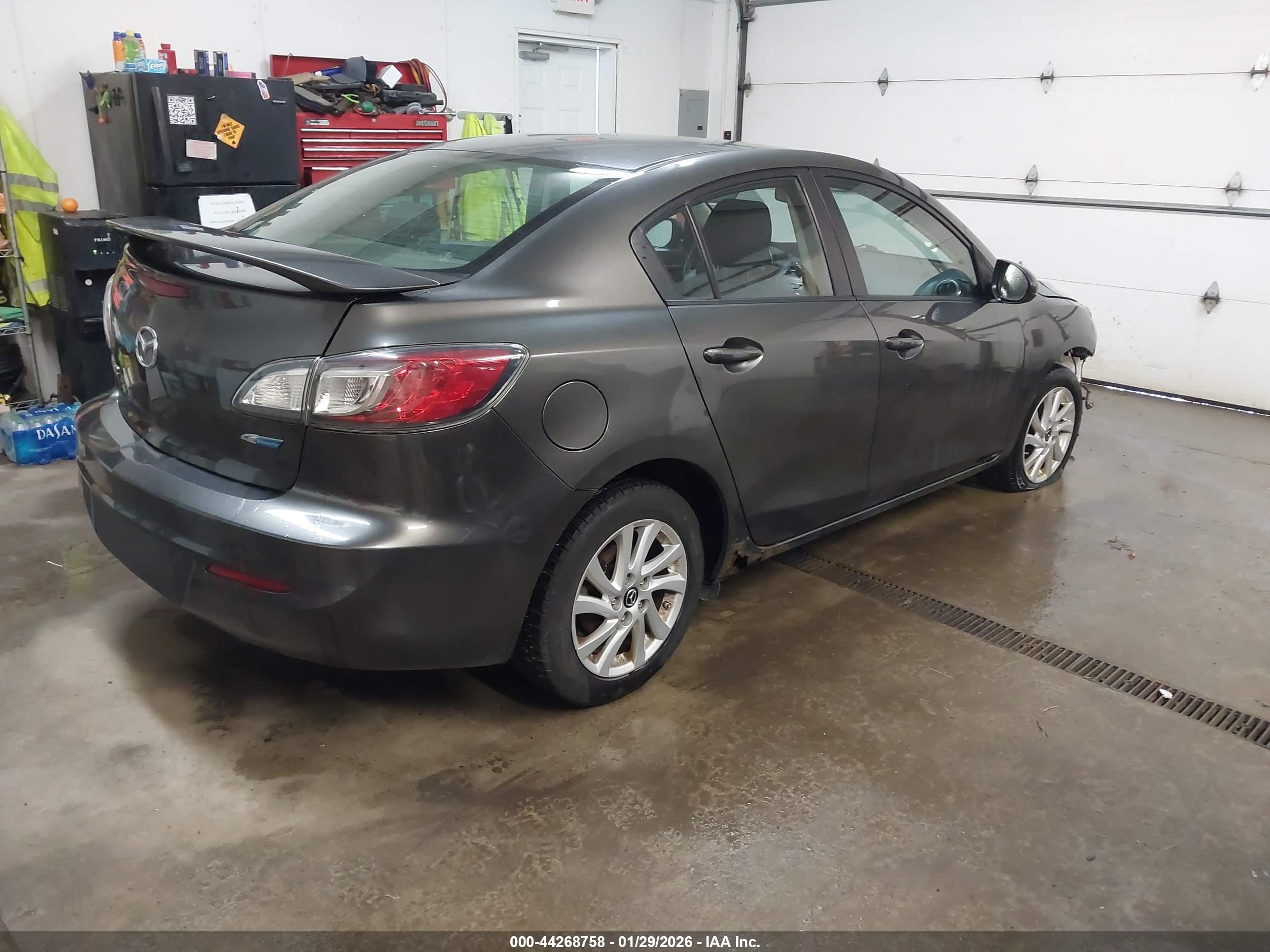 MAZDA MAZDA3 image 4