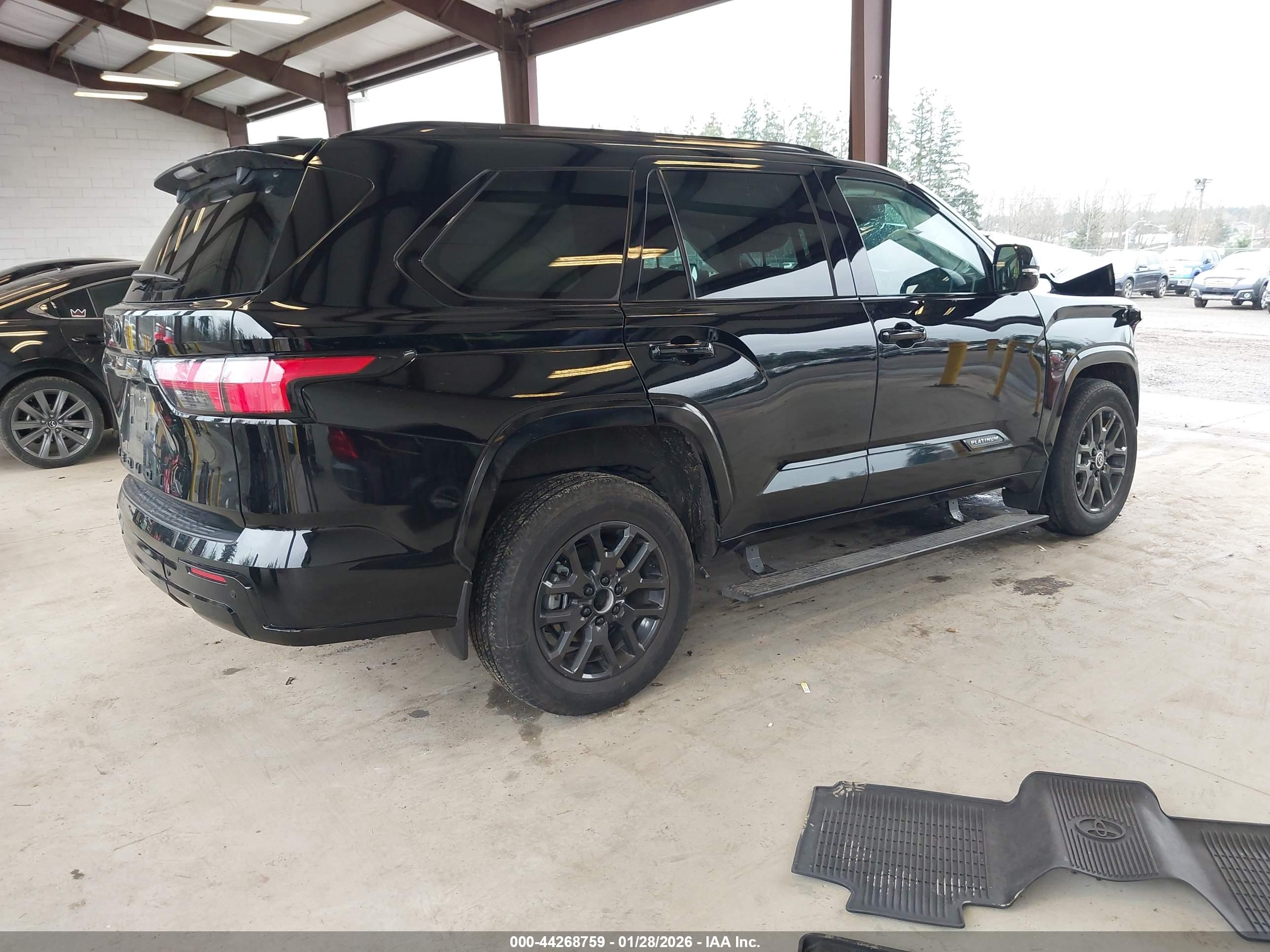 TOYOTA SEQUOIA image 4