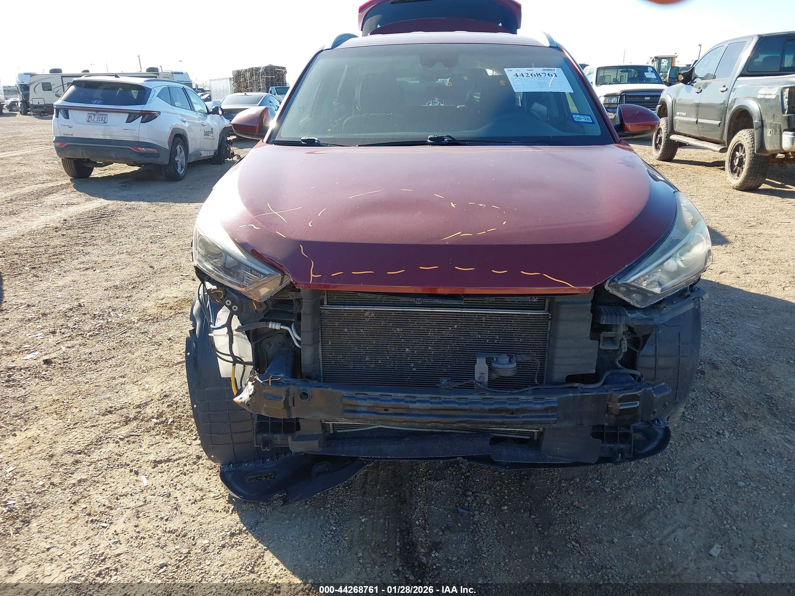 HYUNDAI TUCSON image 6