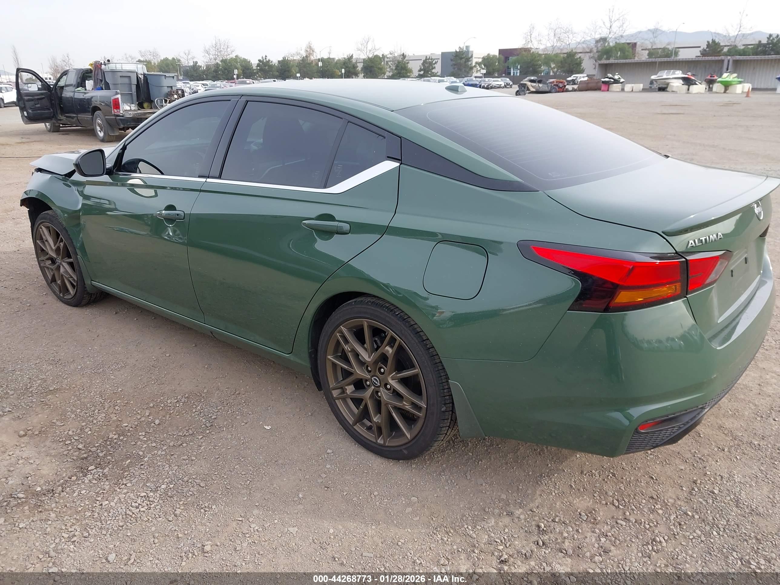 NISSAN ALTIMA image 3
