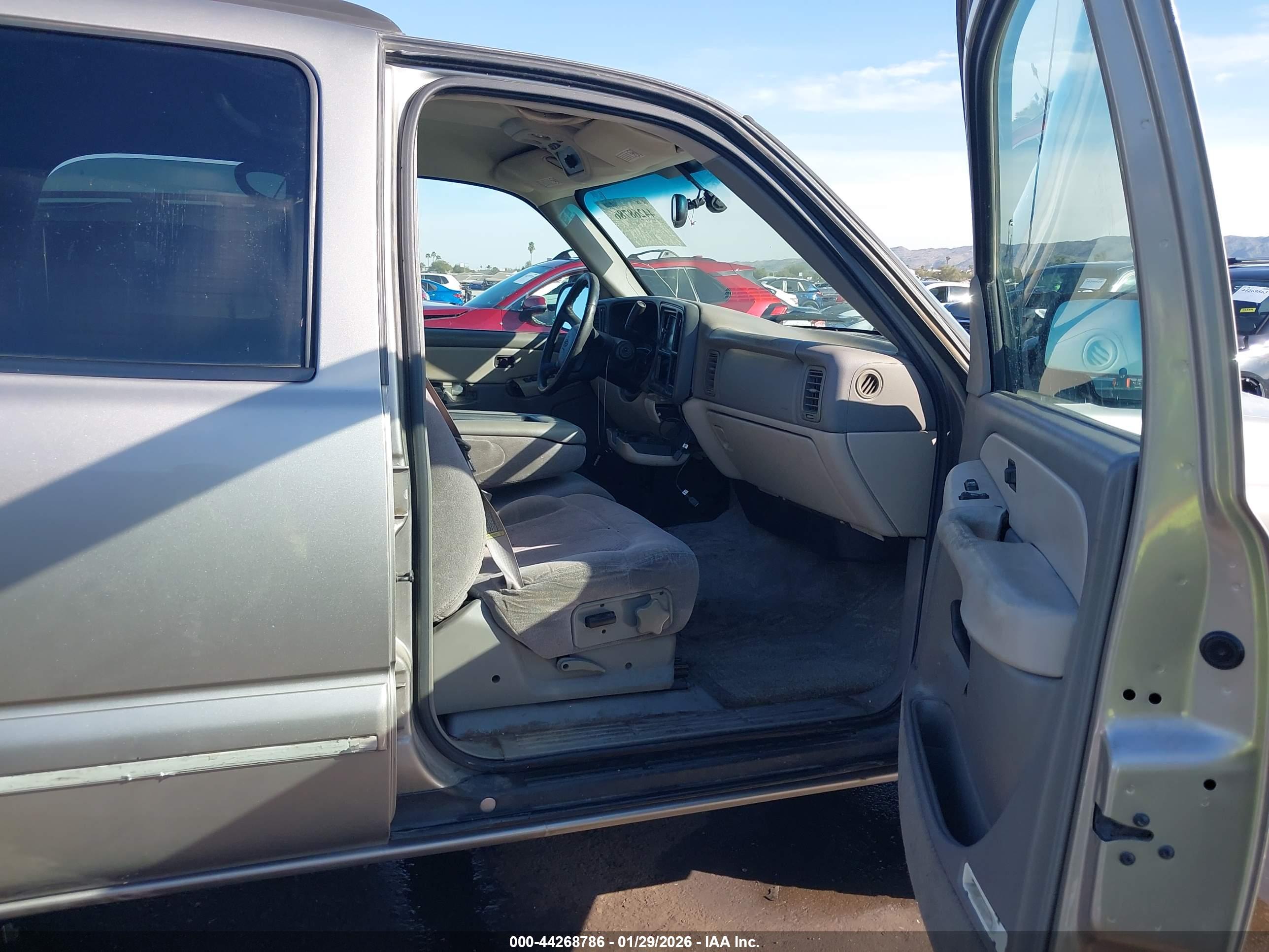 CHEVROLET TAHOE image 5