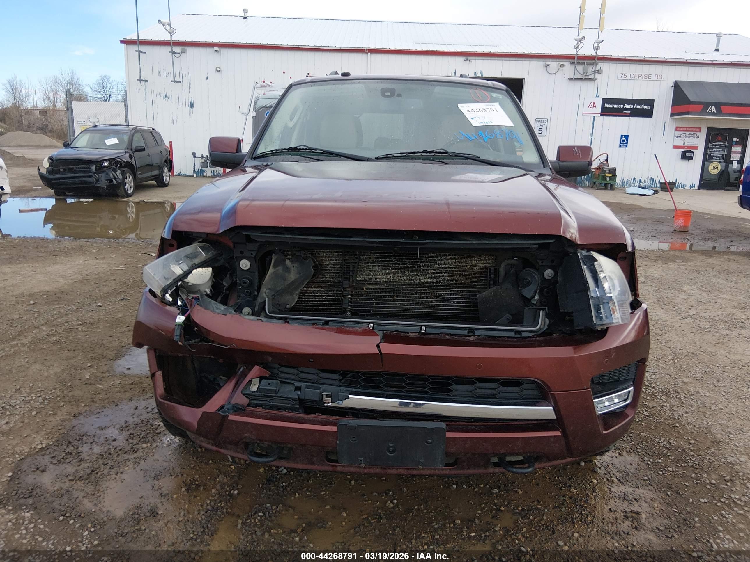 FORD EXPEDITION image 6