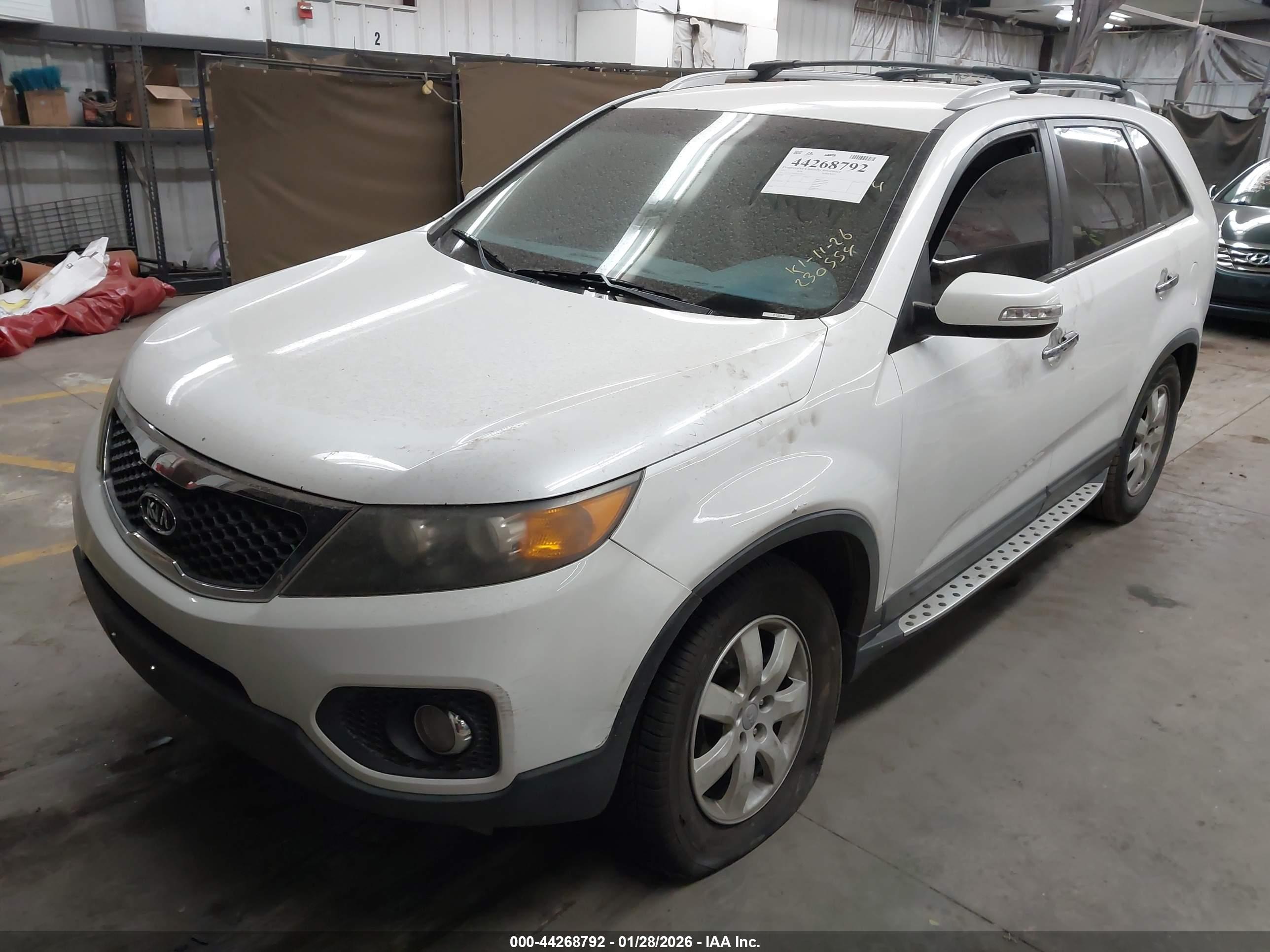 KIA SORENTO image 2
