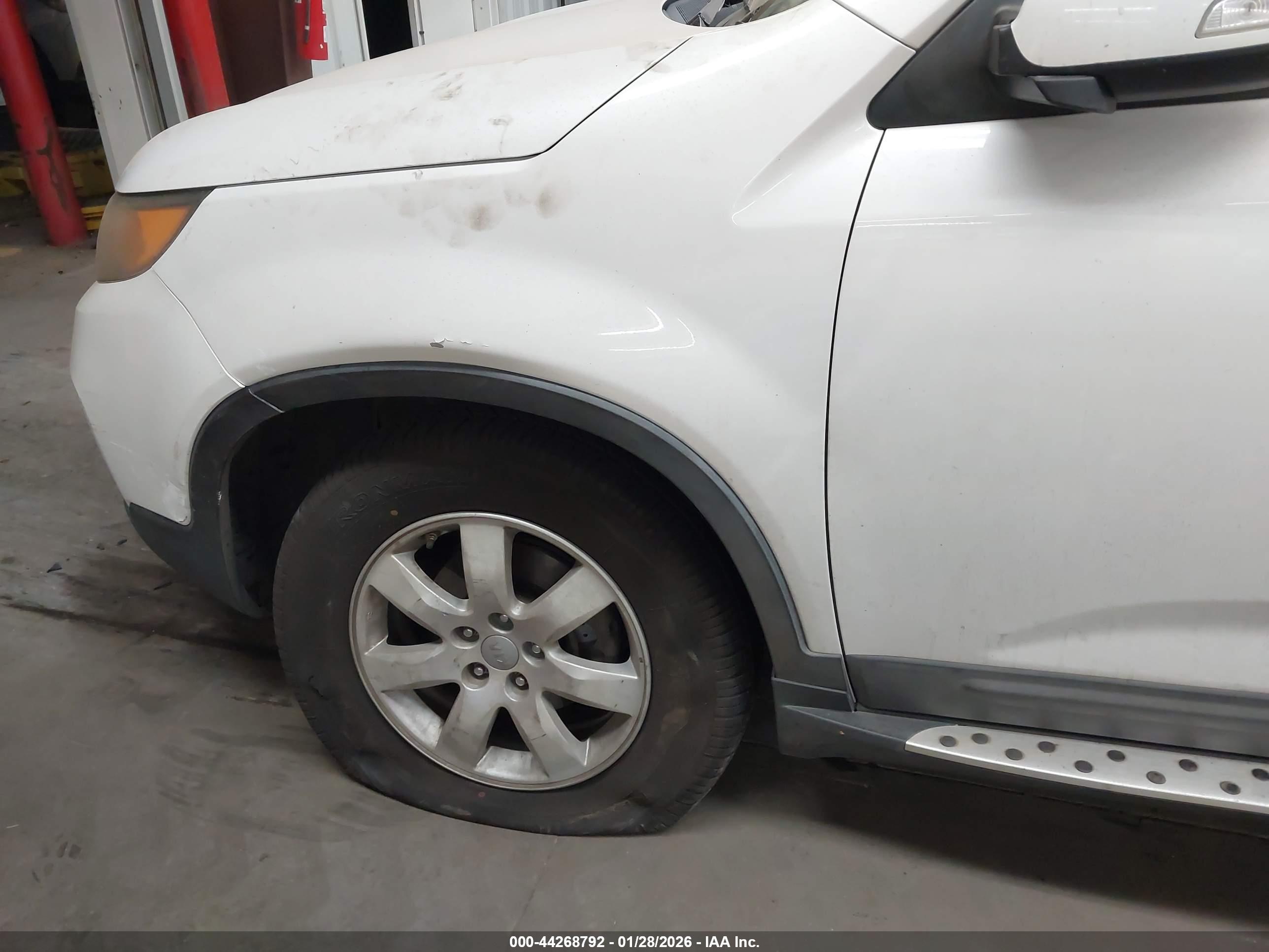 KIA SORENTO image 6