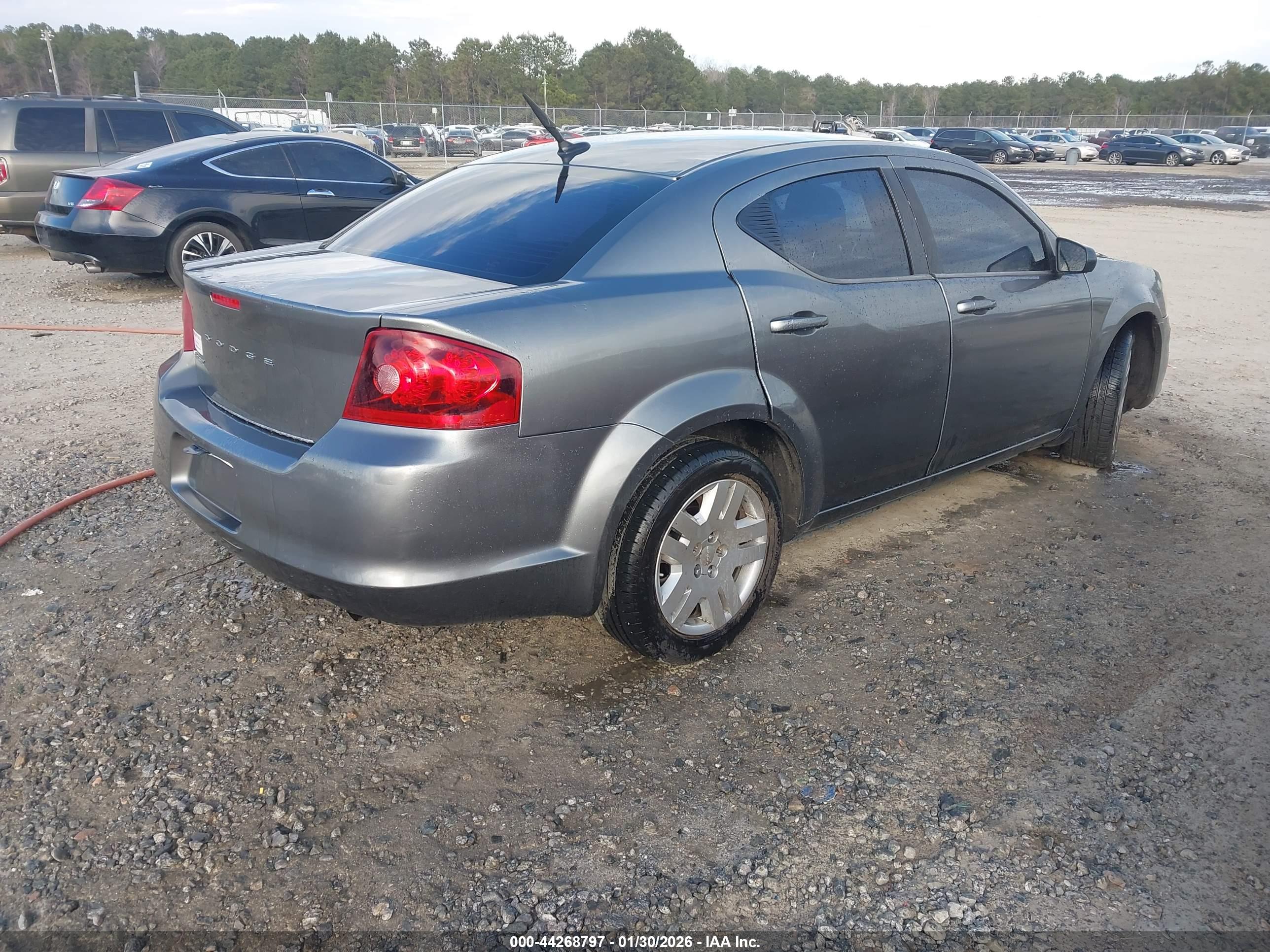 DODGE AVENGER image 4
