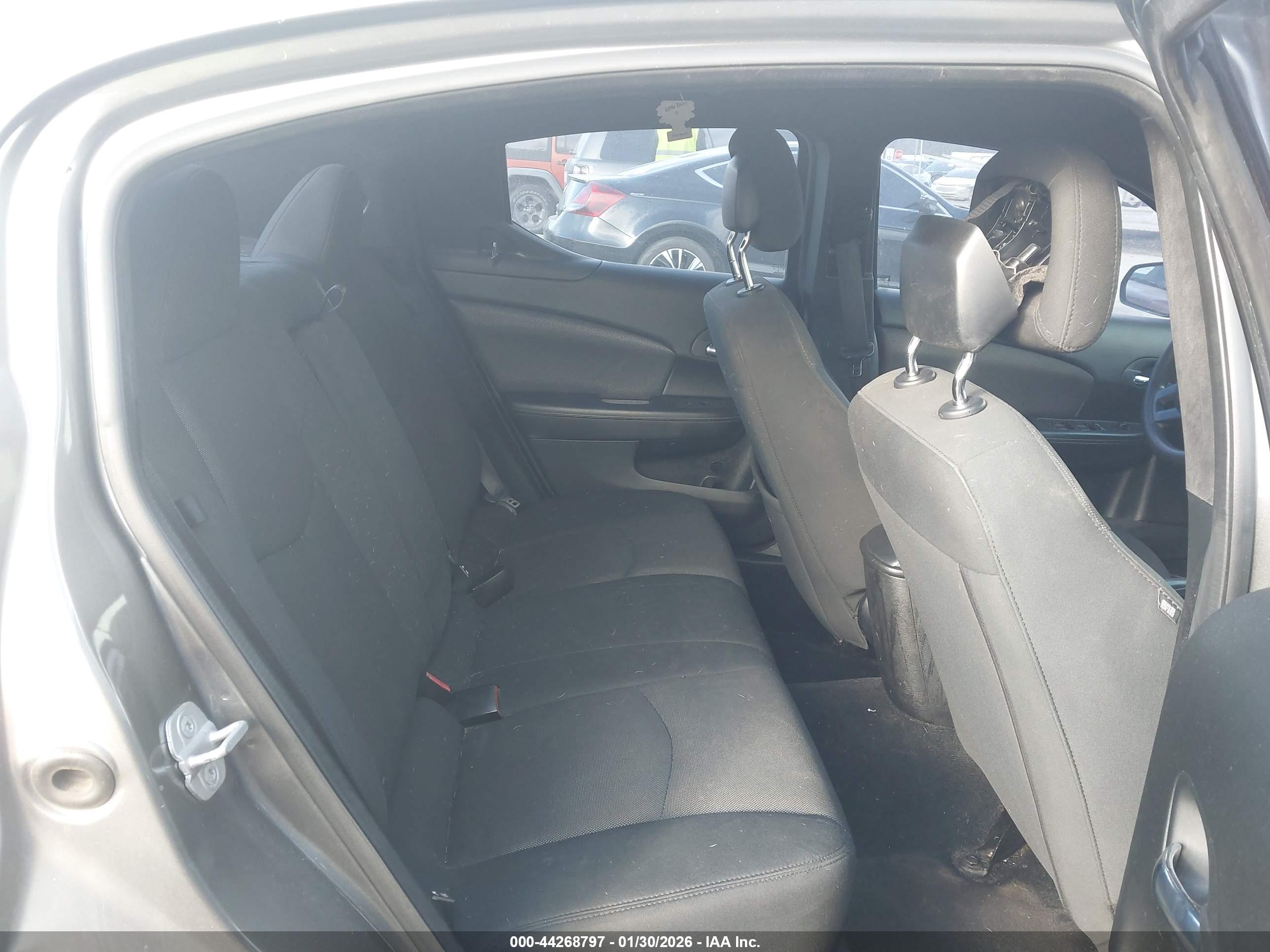 DODGE AVENGER image 8