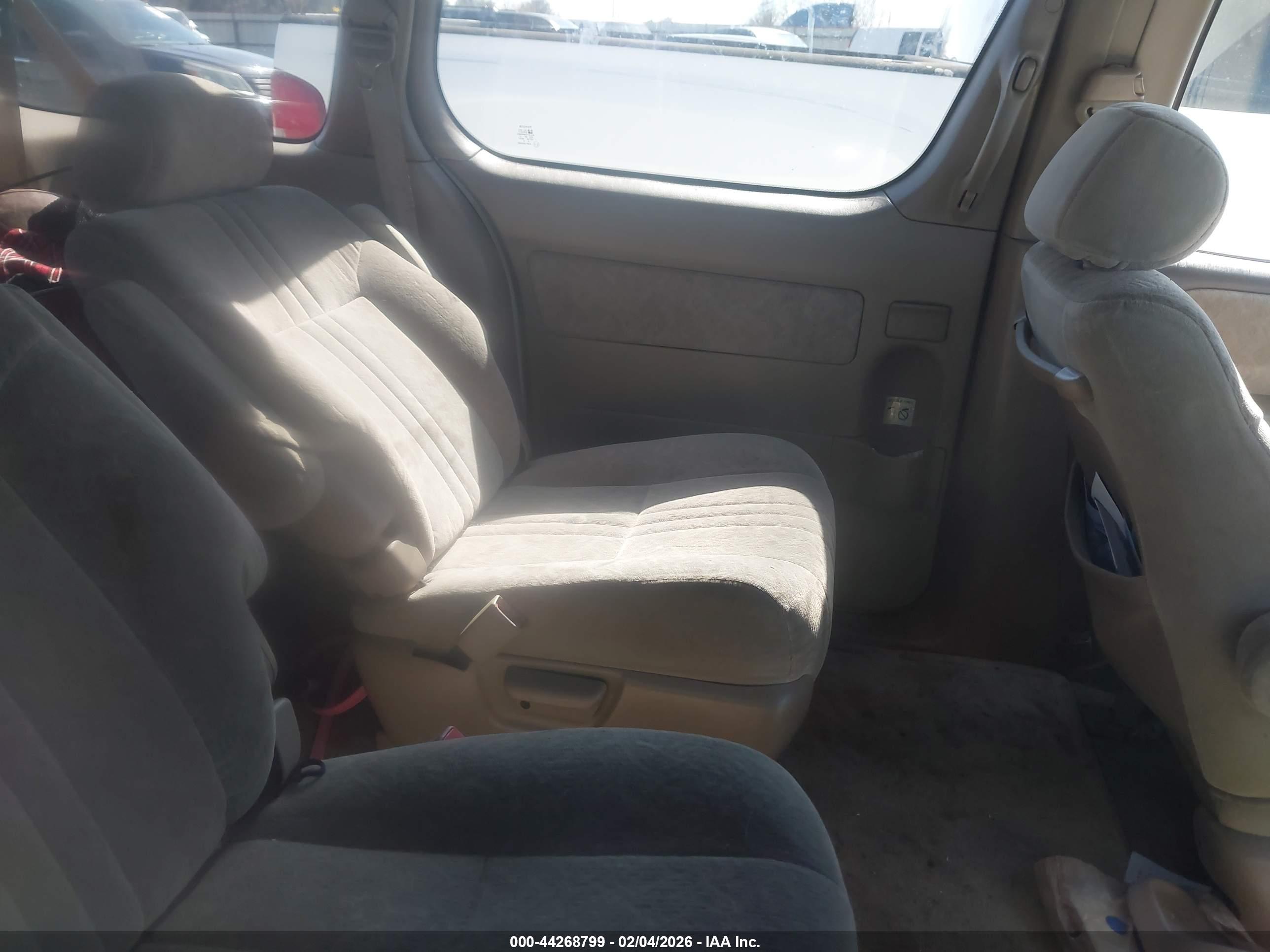 TOYOTA SIENNA image 8