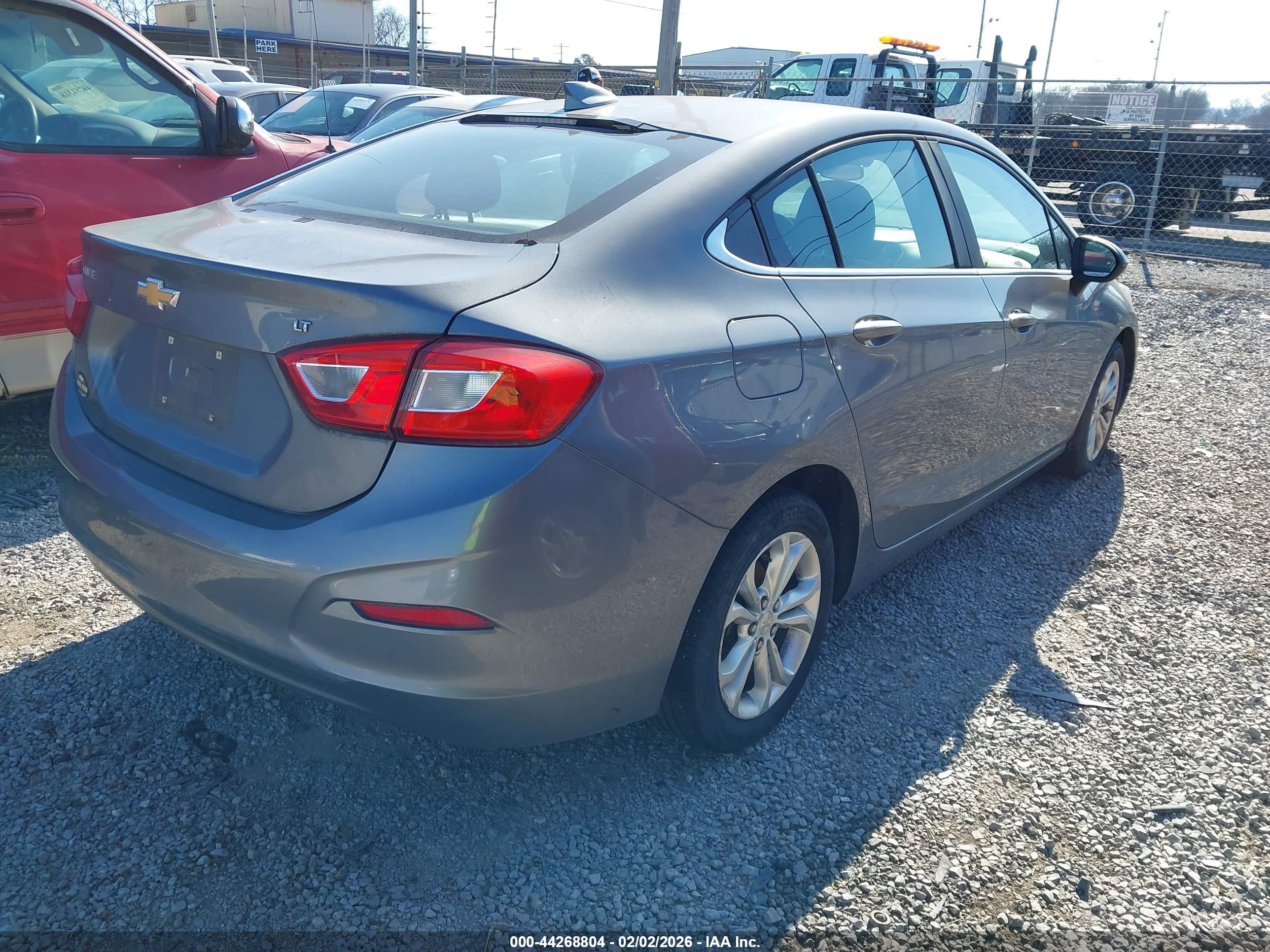 CHEVROLET CRUZE image 4