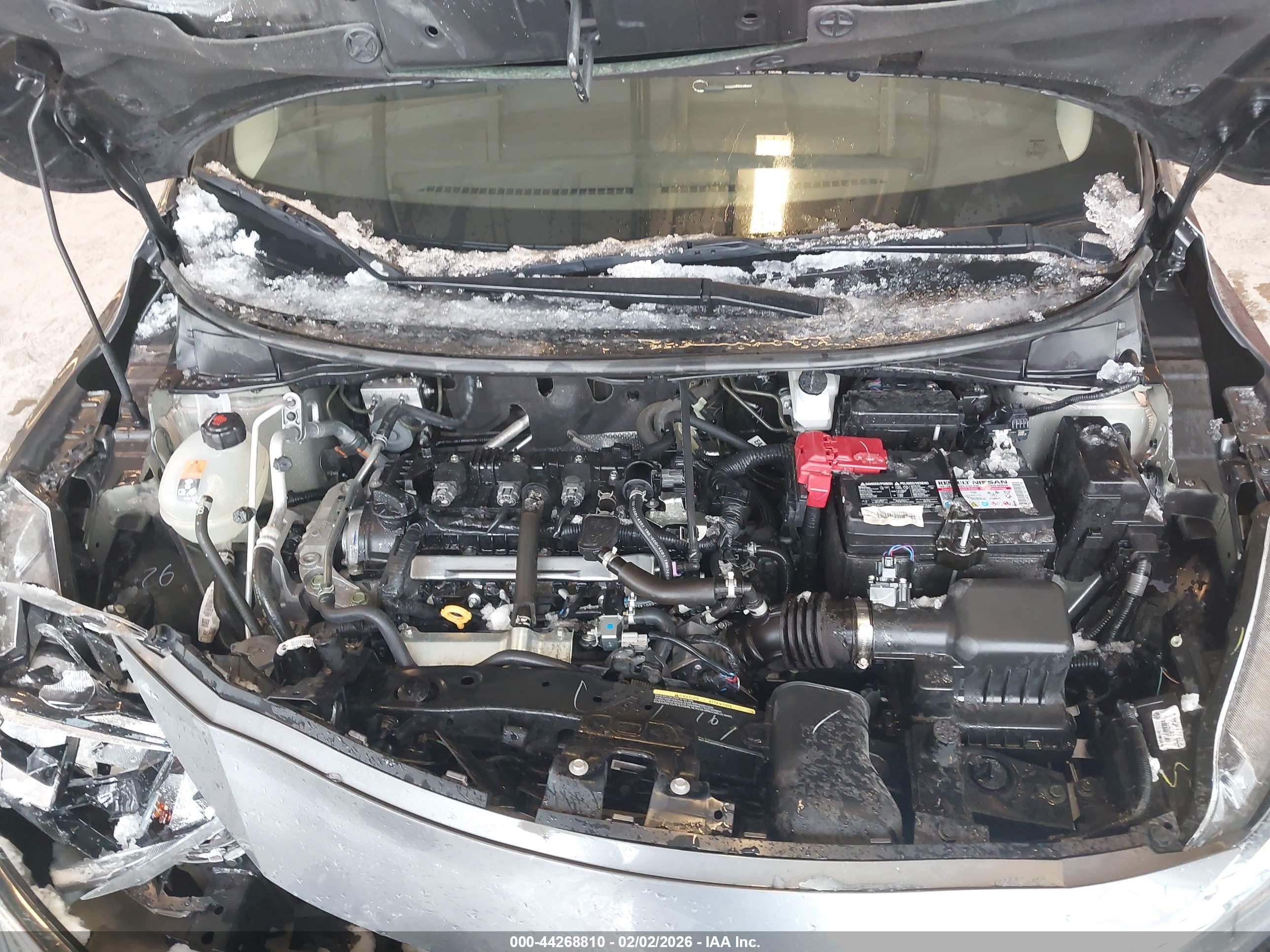 NISSAN VERSA image 10