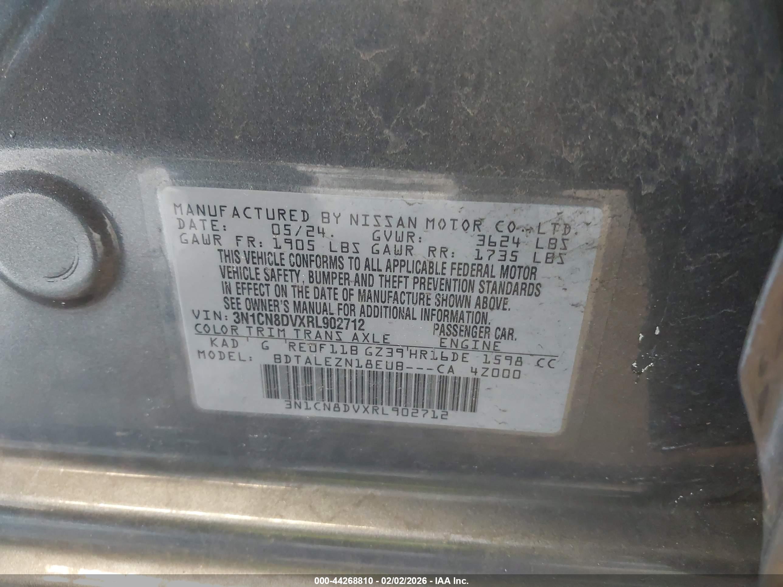 NISSAN VERSA image 9