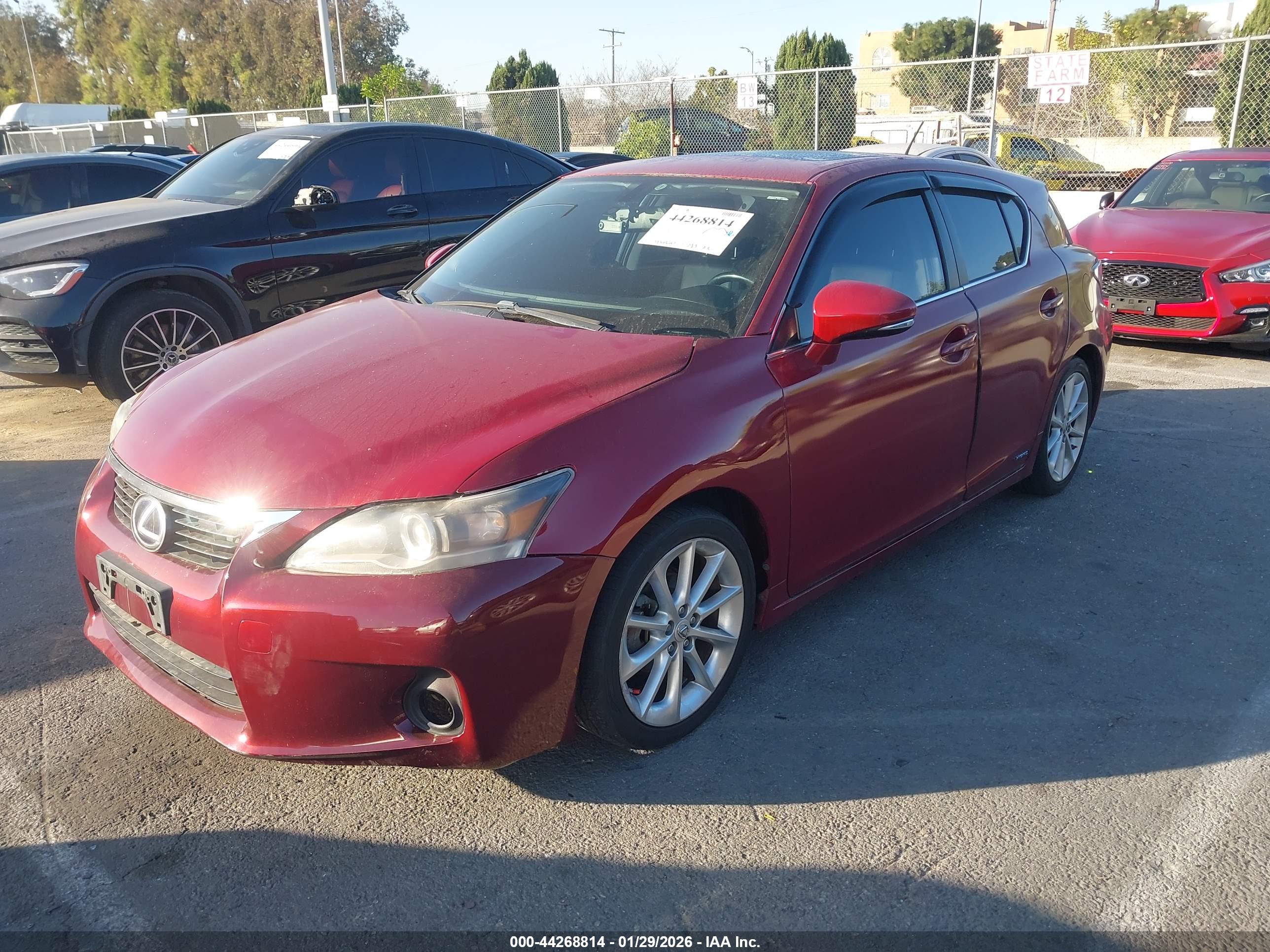 LEXUS CT image 2