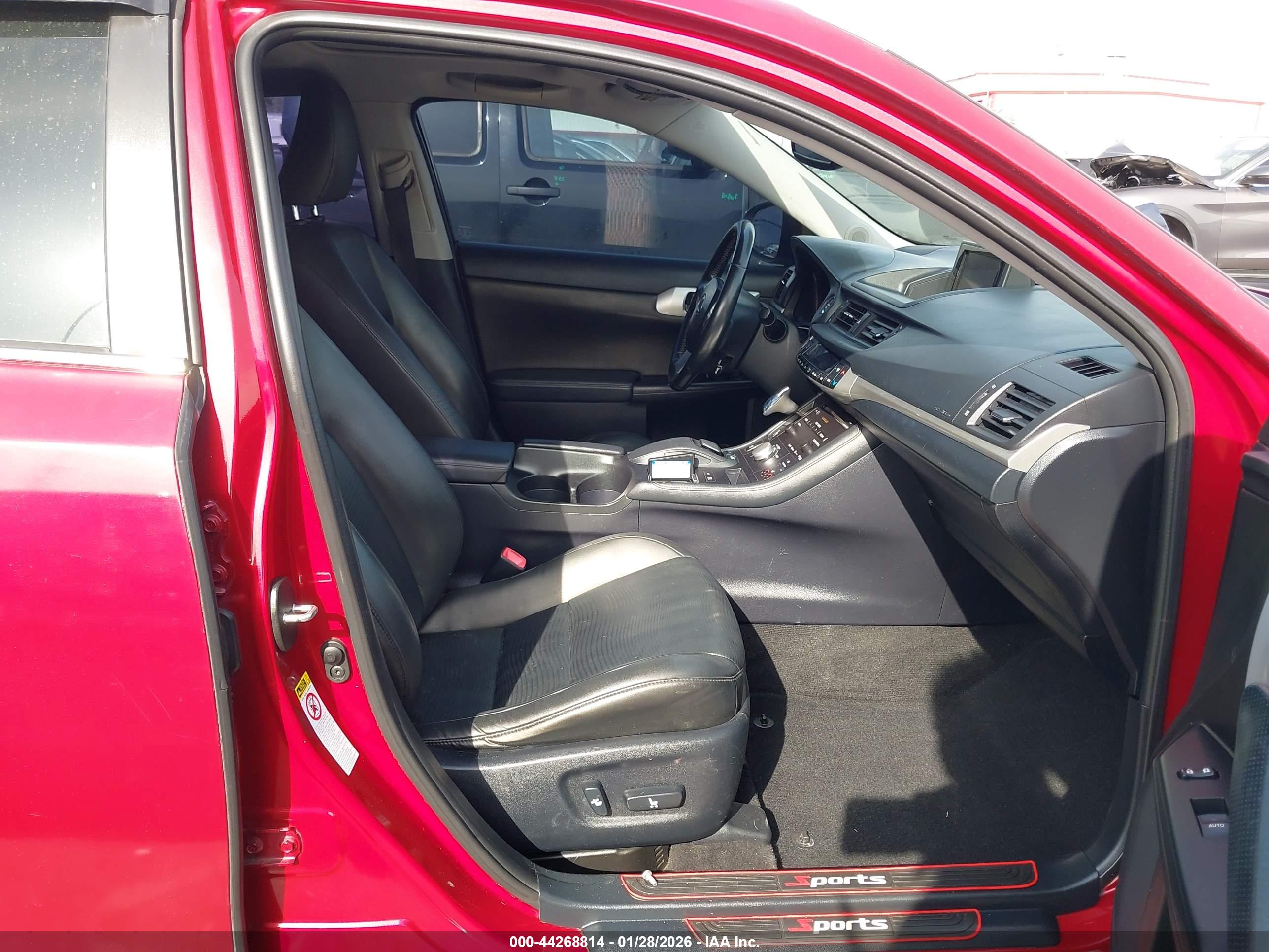 LEXUS CT image 5