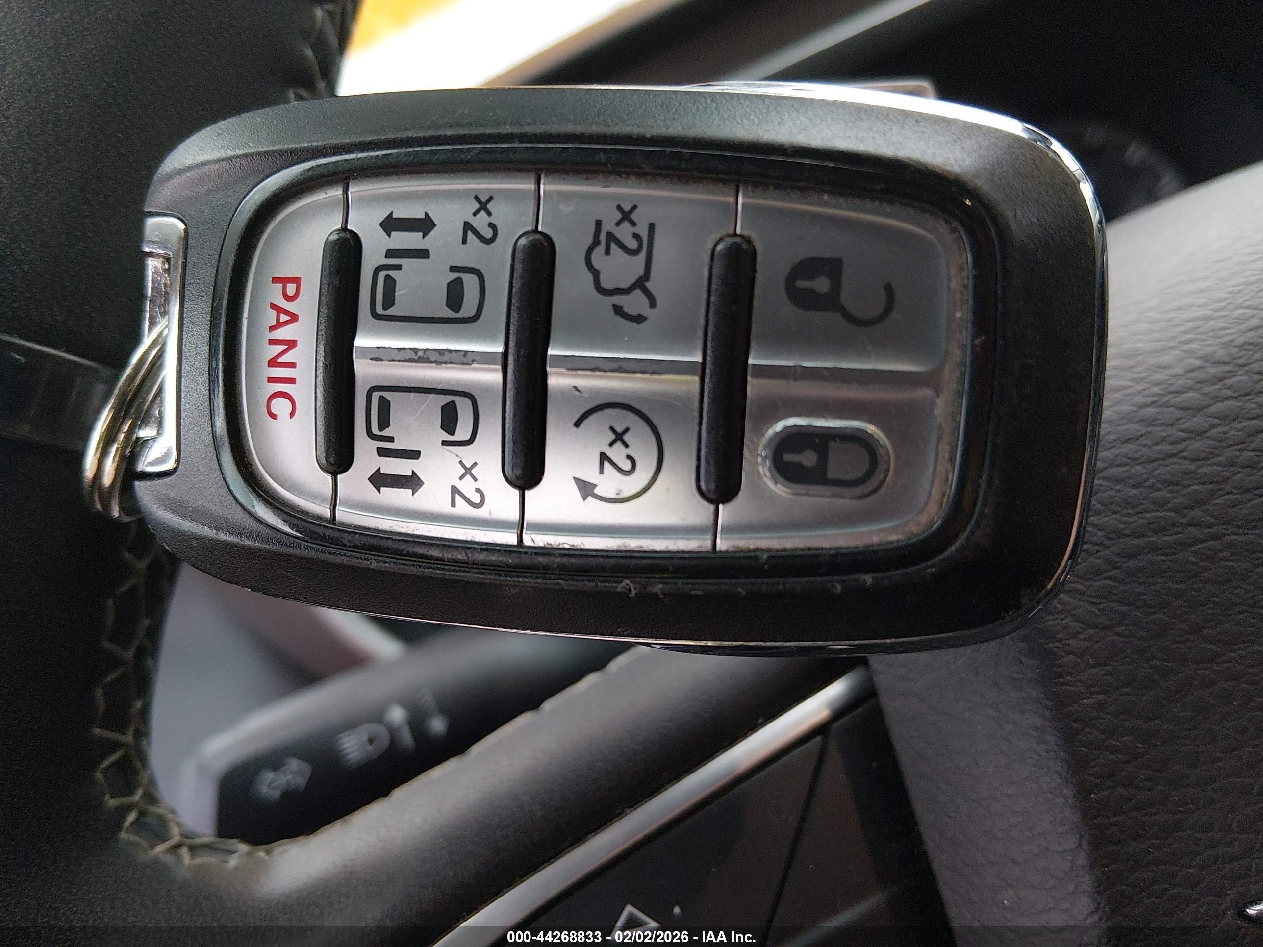 CHRYSLER VOYAGER image 11