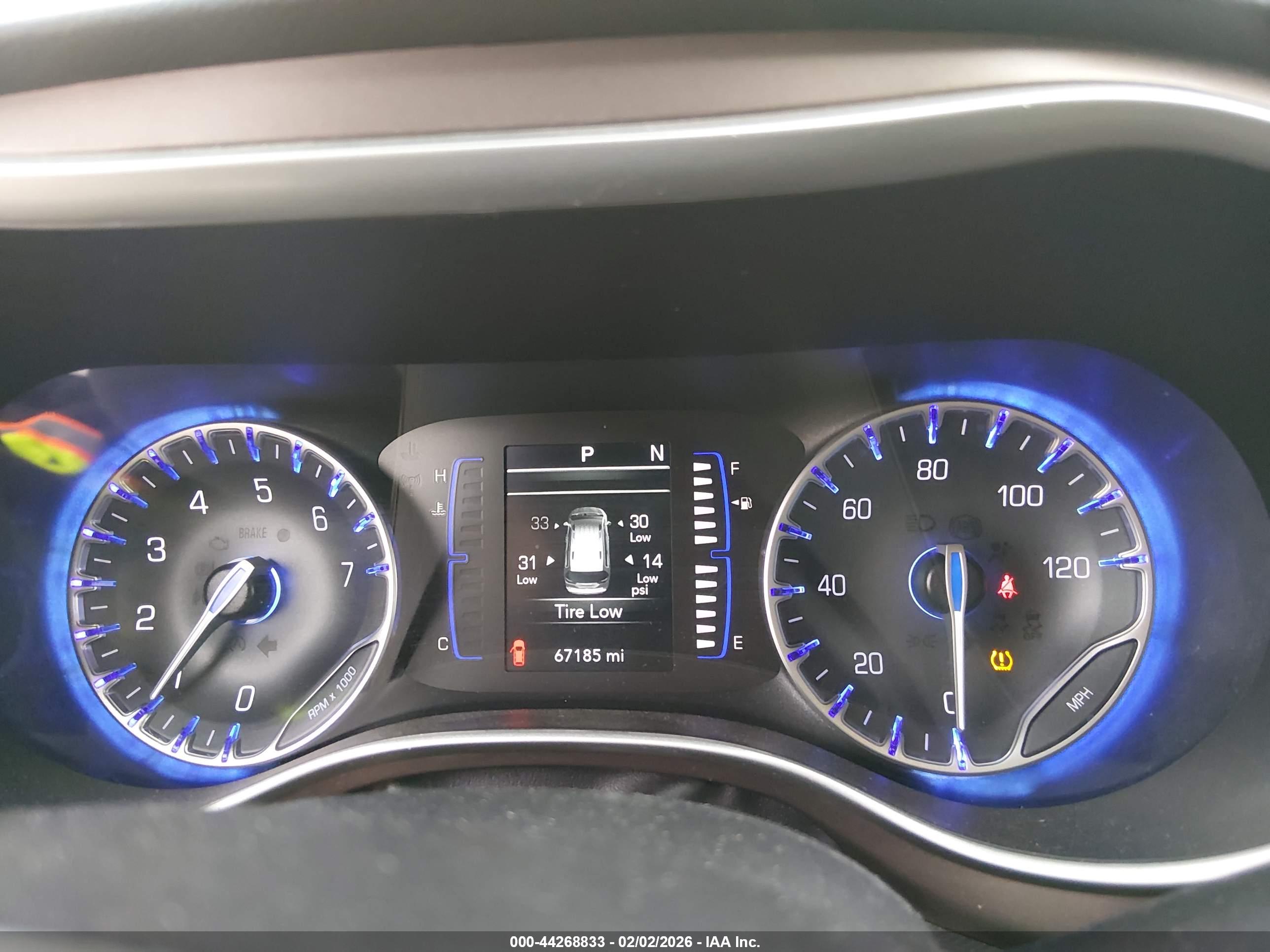 CHRYSLER VOYAGER image 7