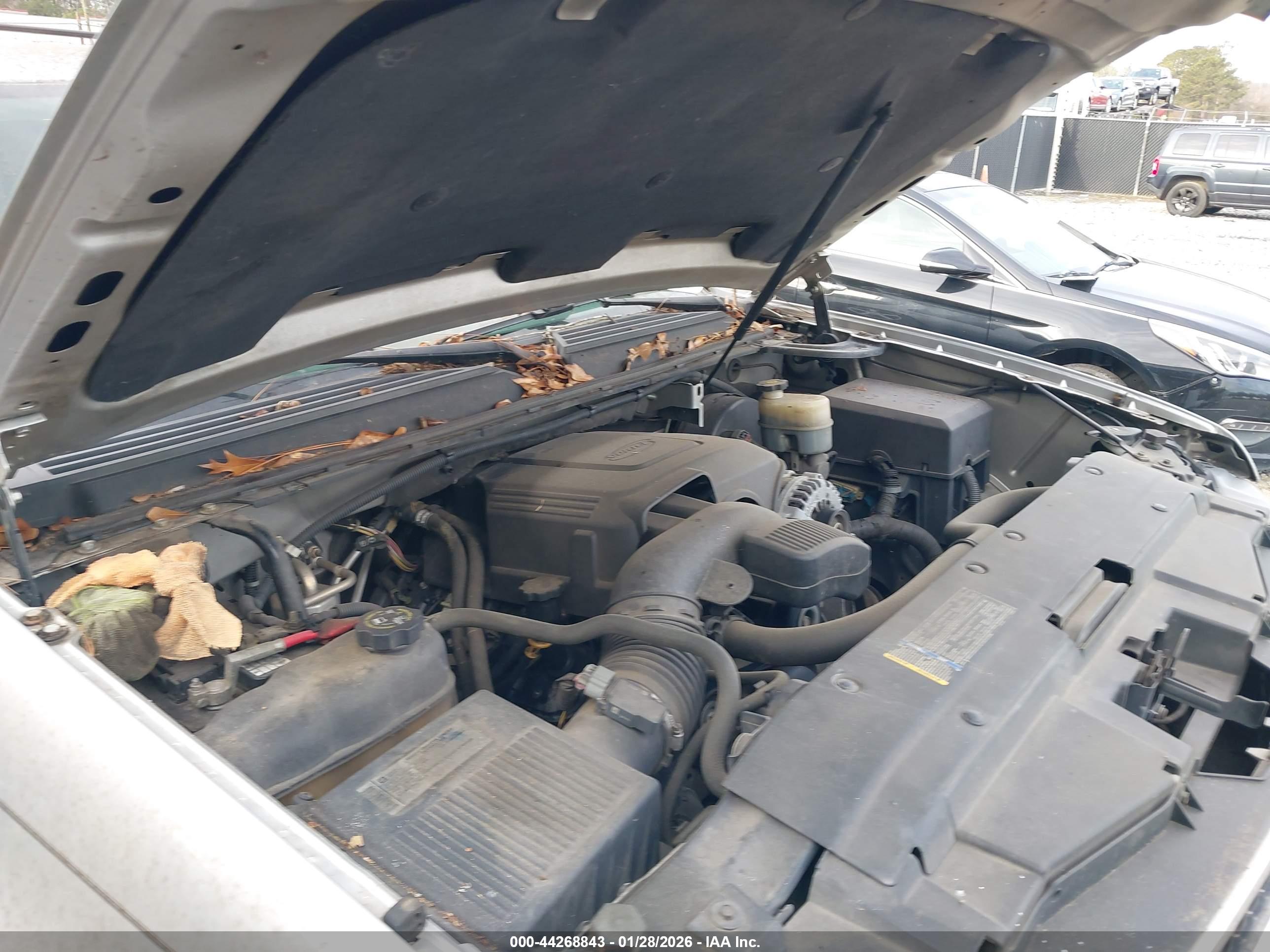 CHEVROLET TAHOE image 10