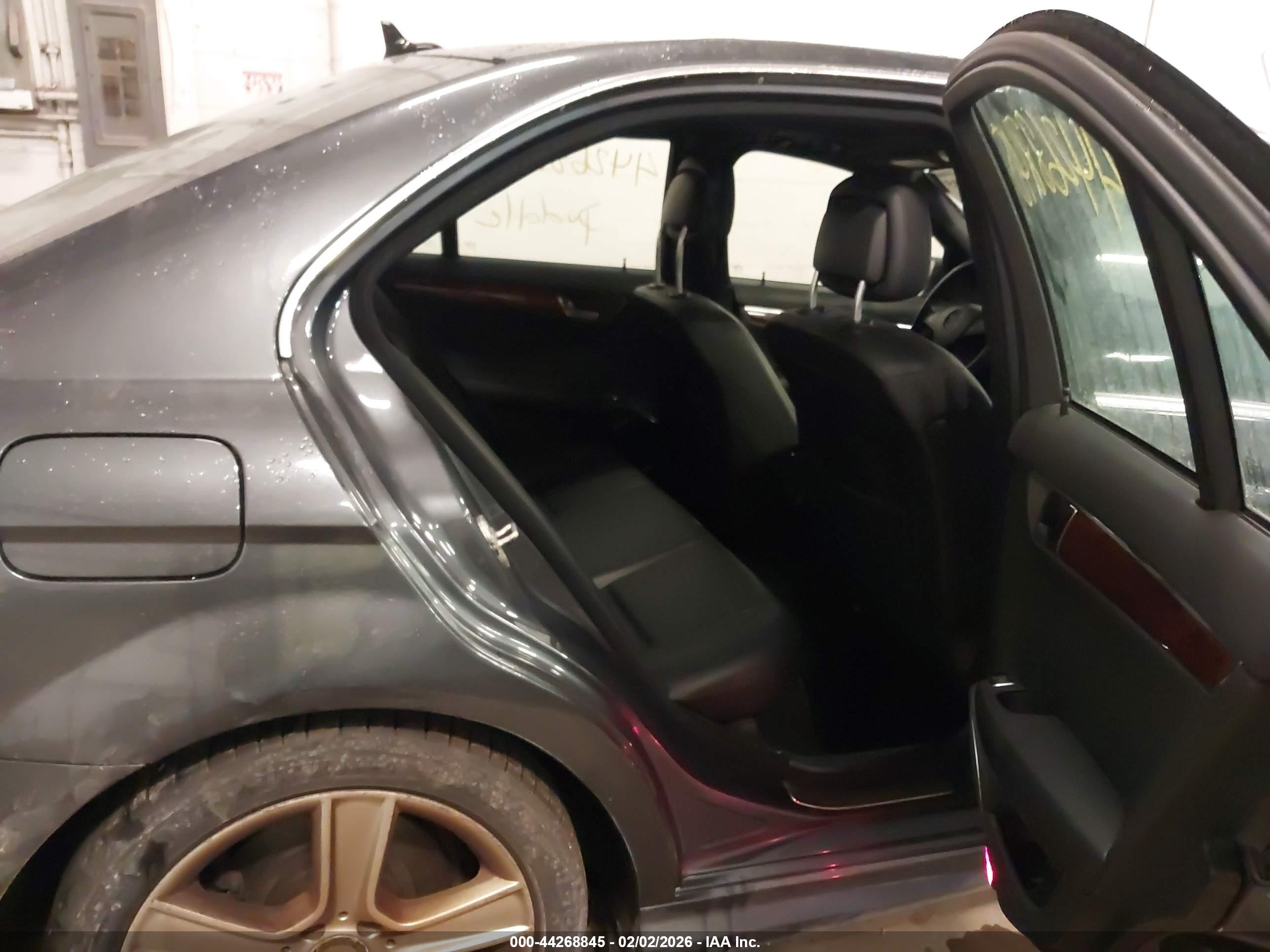 MERCEDES-BENZ C image 8