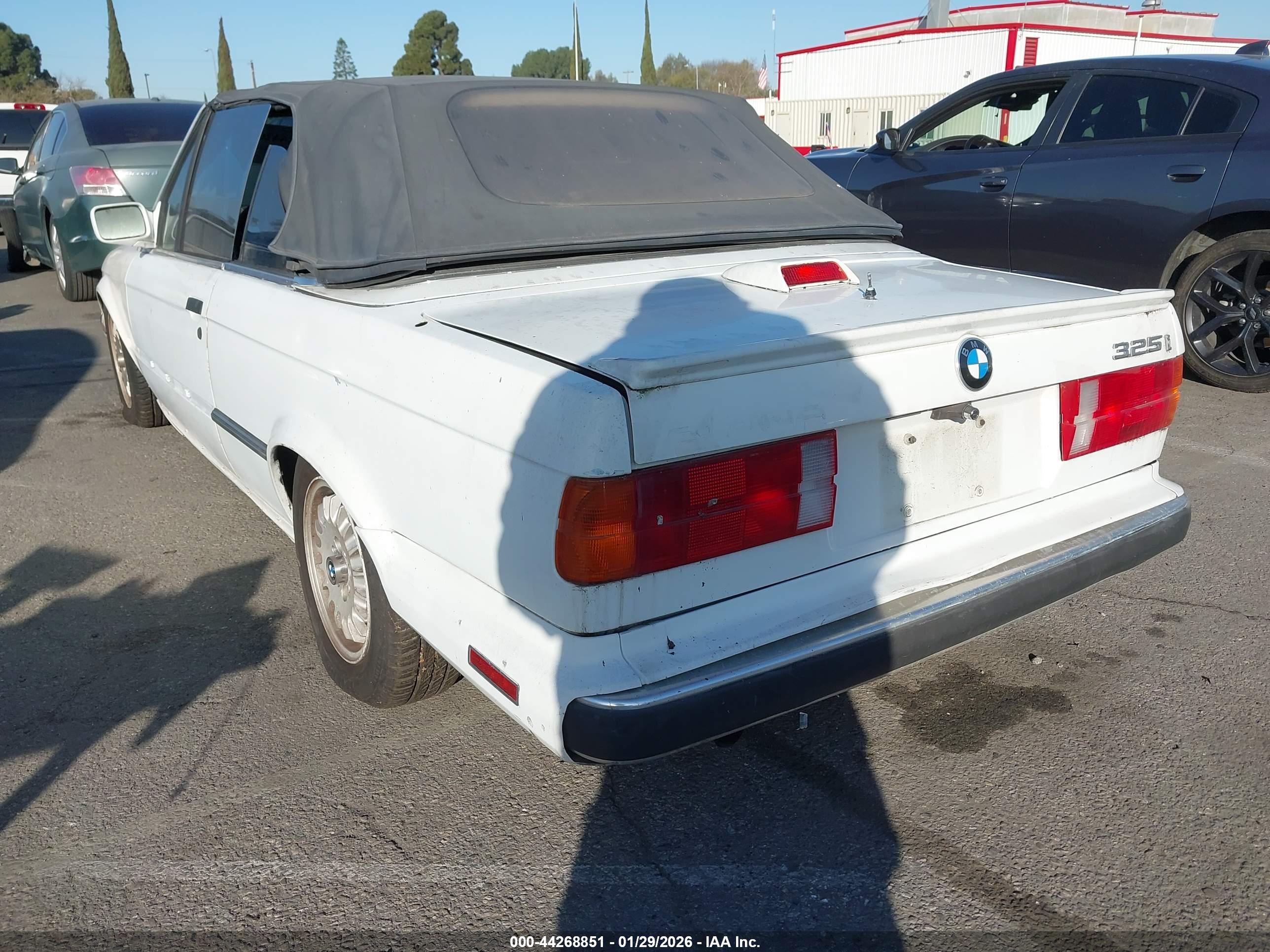 BMW 325 image 3