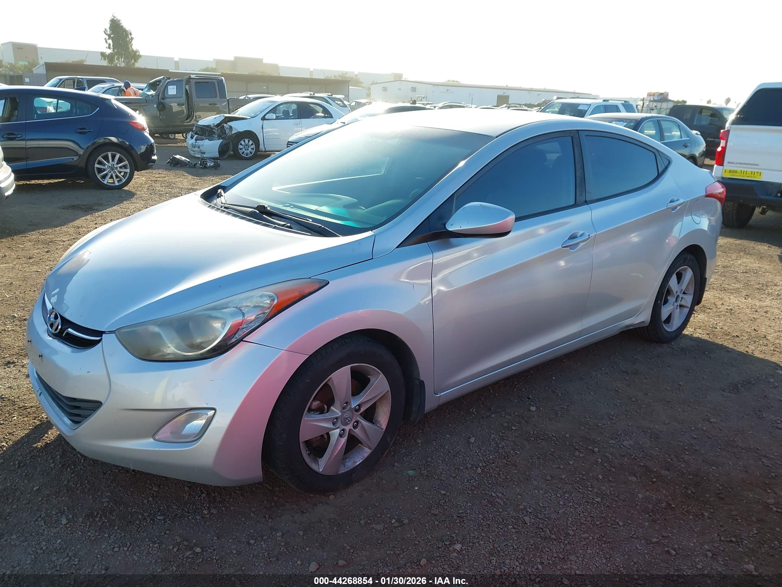 HYUNDAI ELANTRA image 2