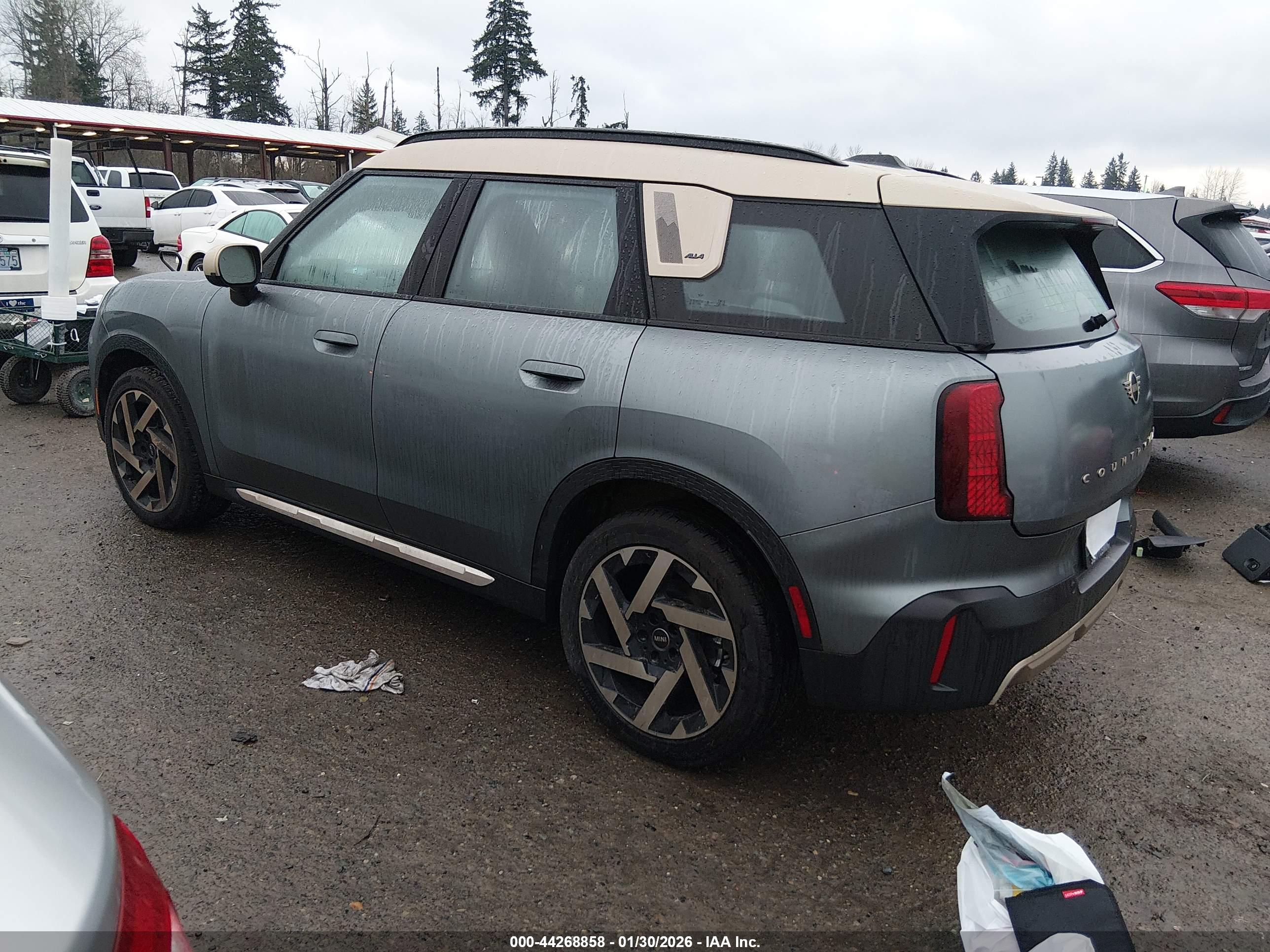 MINI COUNTRYMAN image 3
