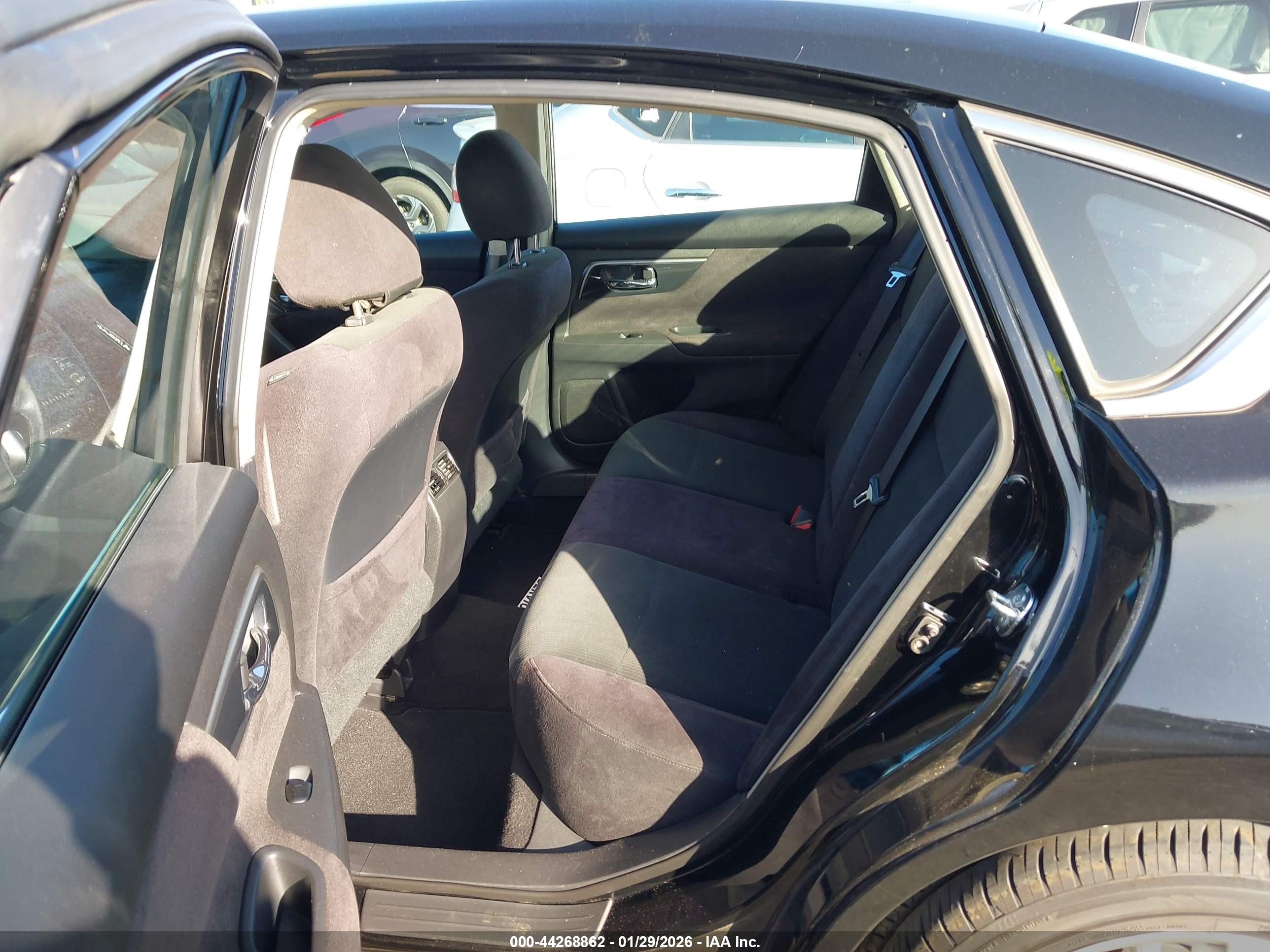 NISSAN ALTIMA image 8
