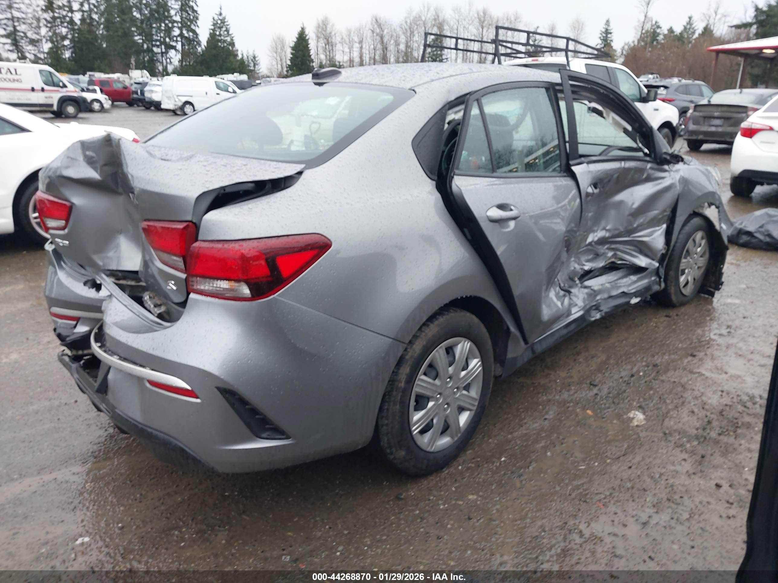 KIA RIO image 4