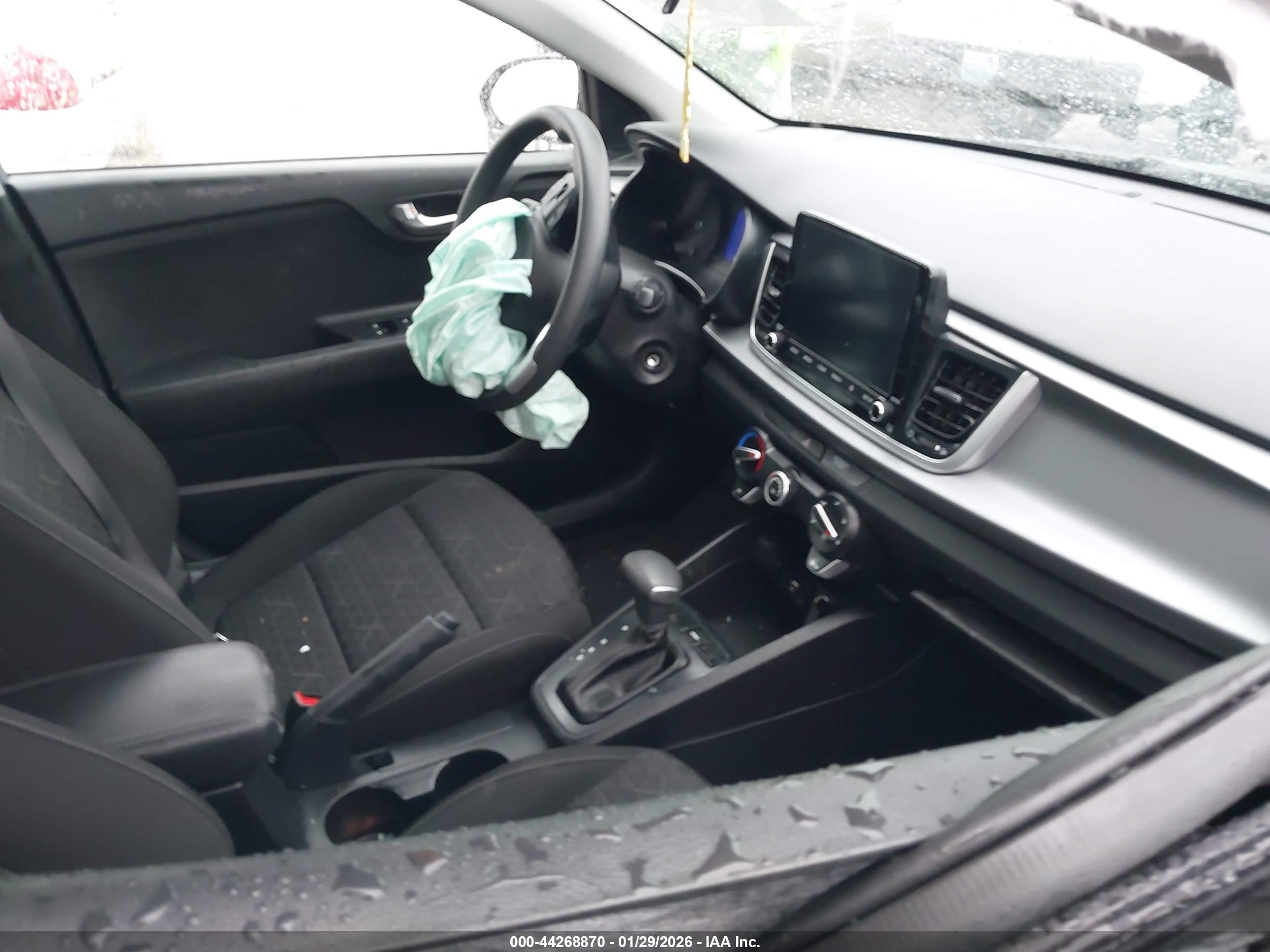 KIA RIO image 5