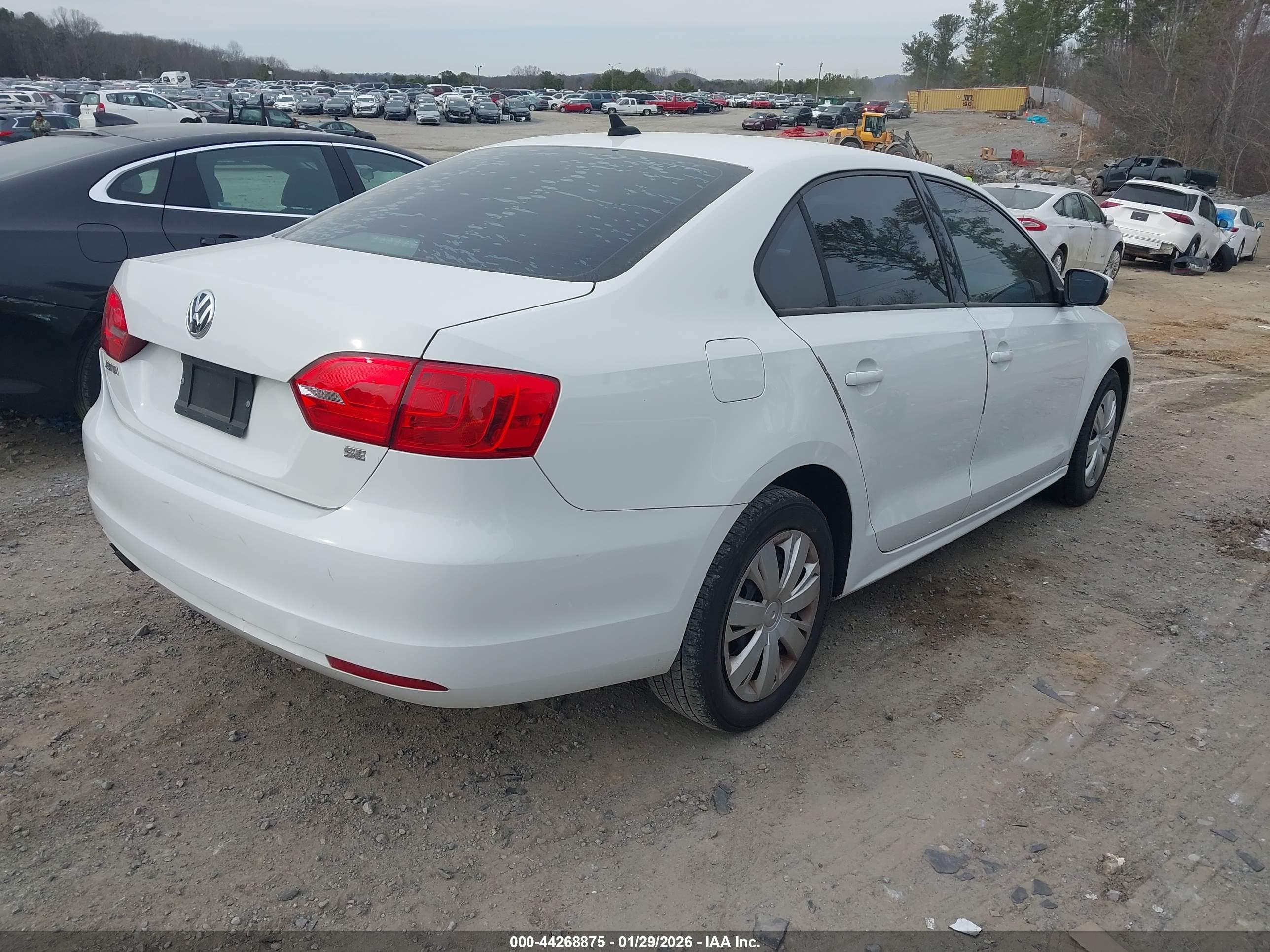 VOLKSWAGEN JETTA image 4