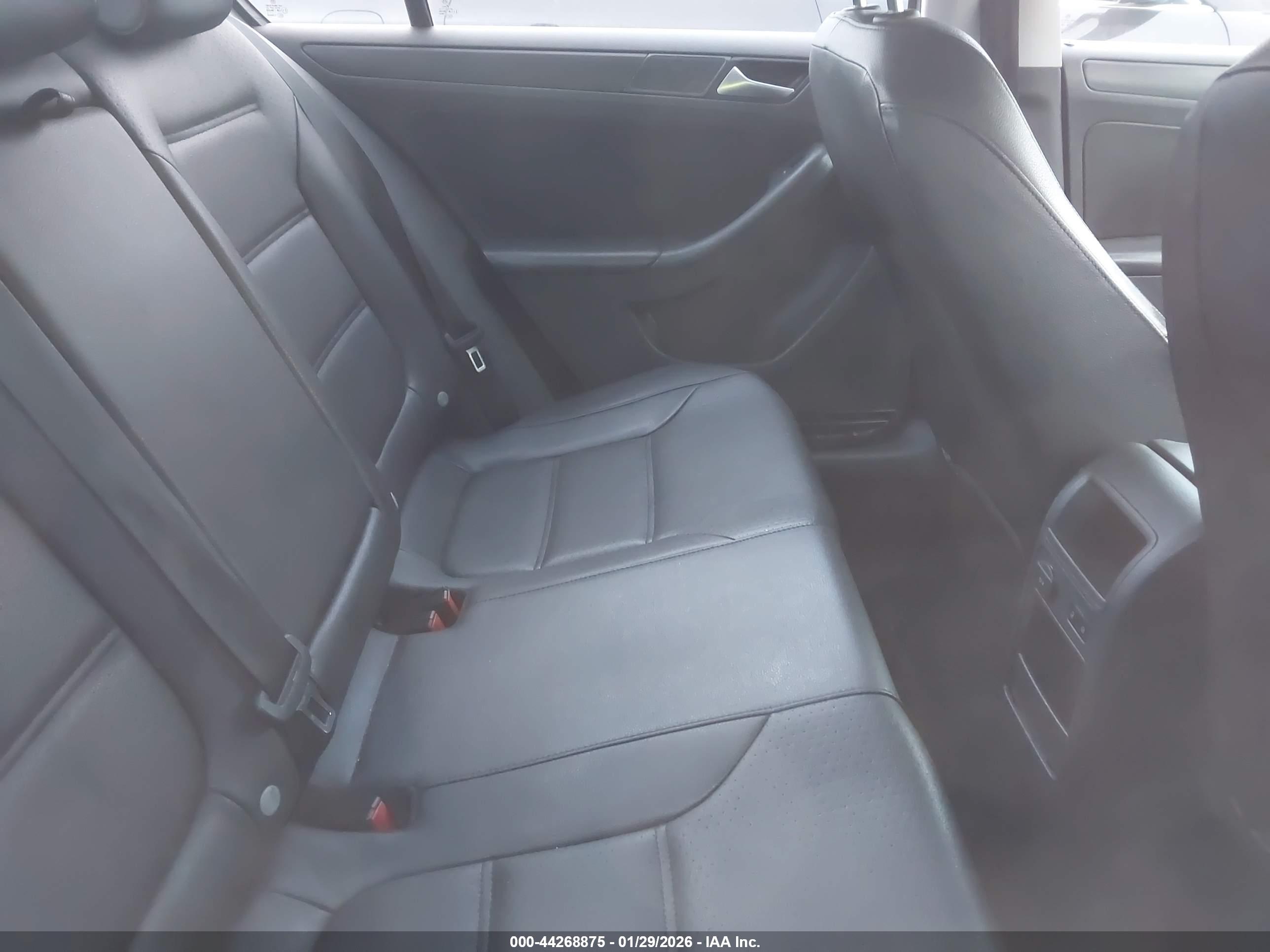 VOLKSWAGEN JETTA image 8