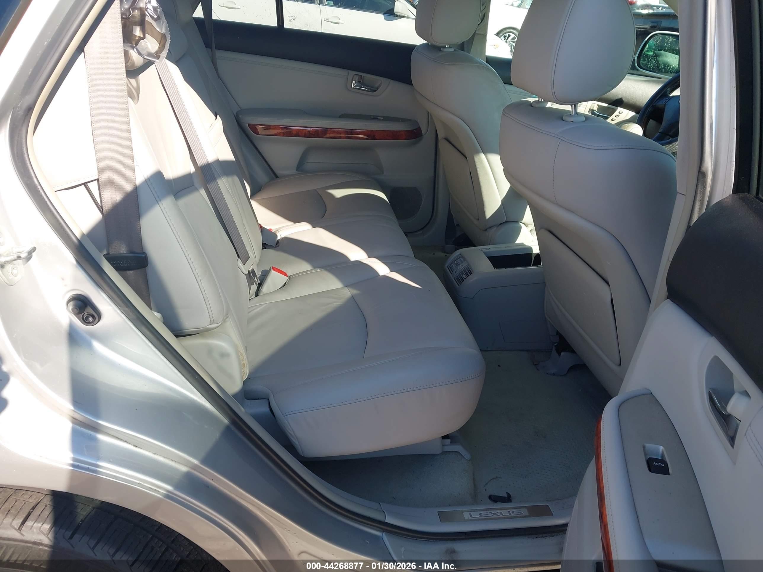 LEXUS RX image 8