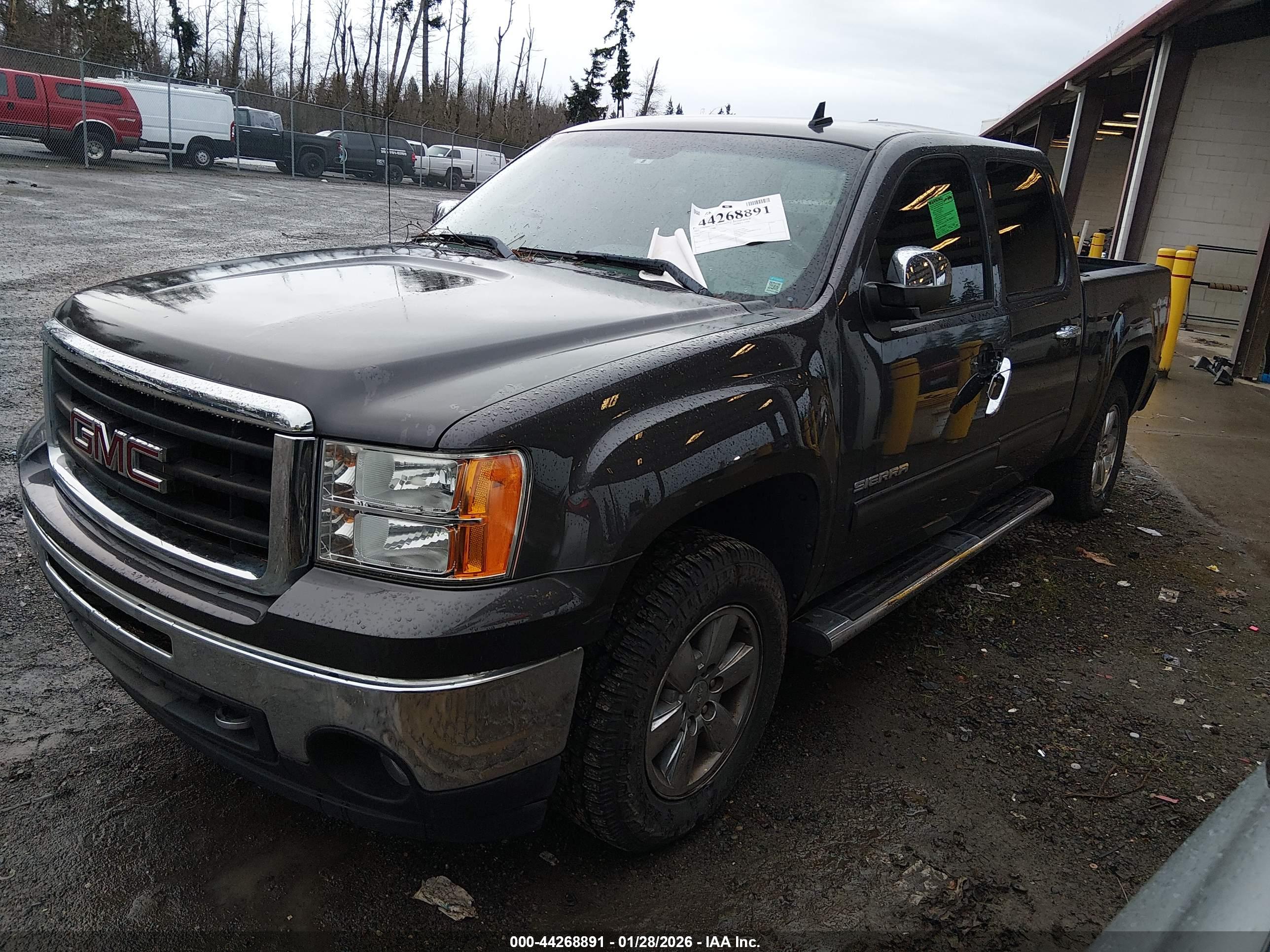 GMC SIERRA image 2
