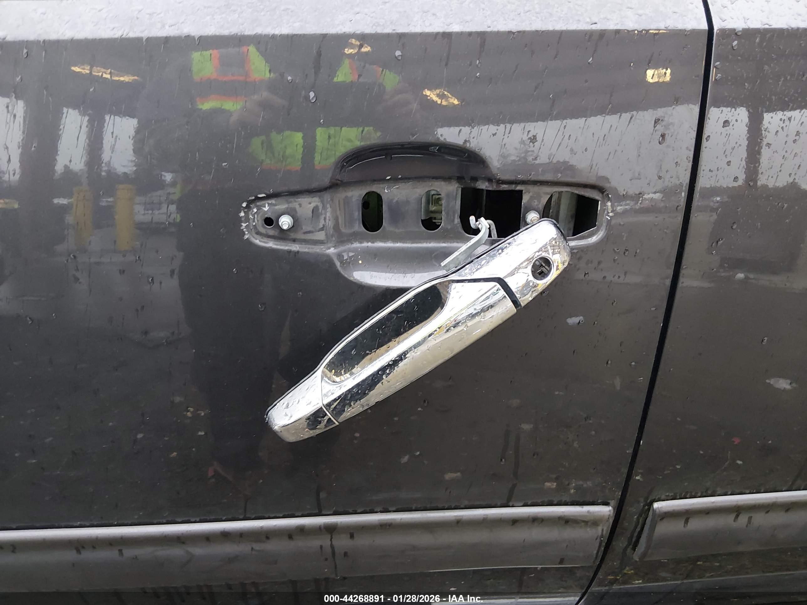 GMC SIERRA image 6